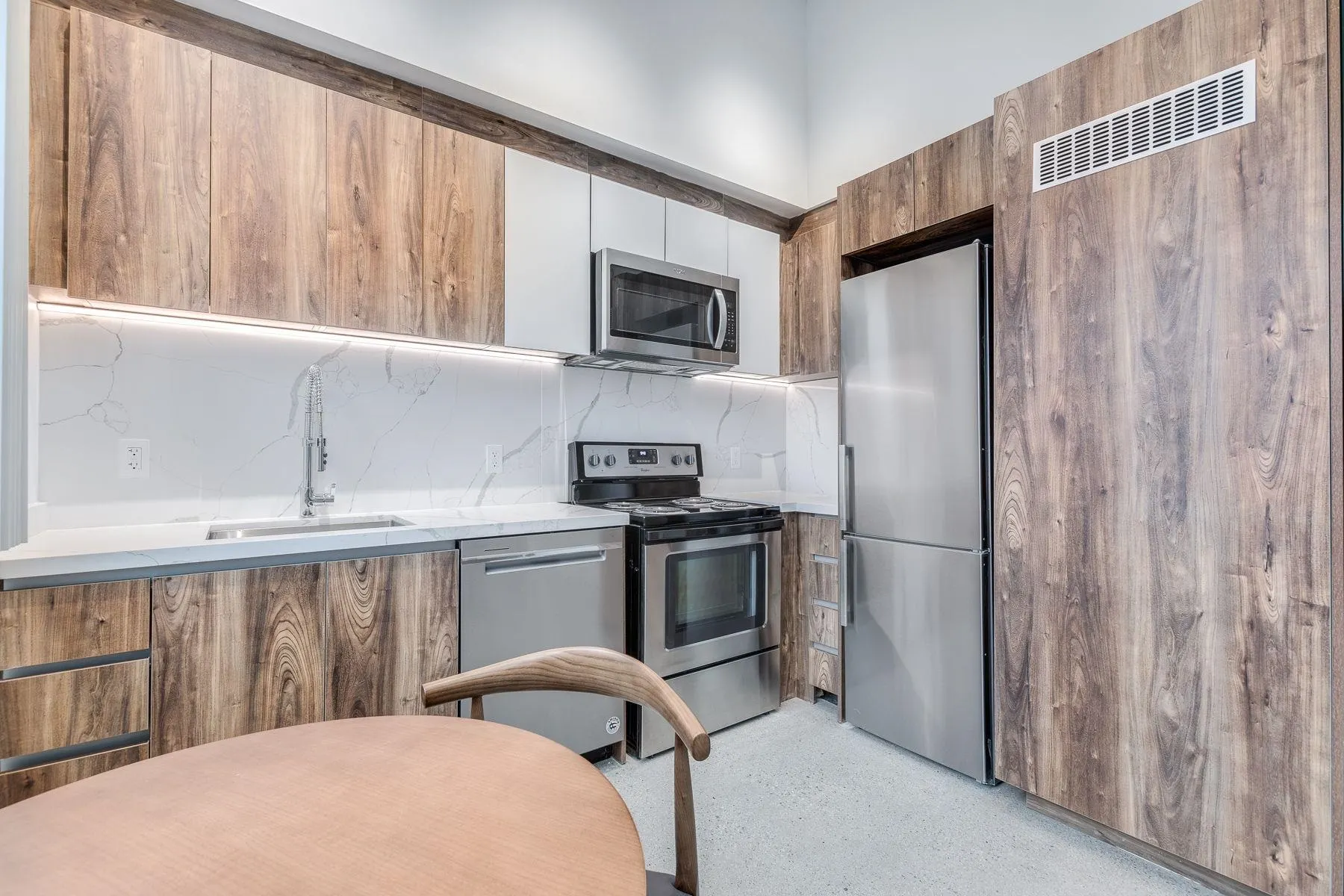 401 - PROMO 1170 Barclay Street