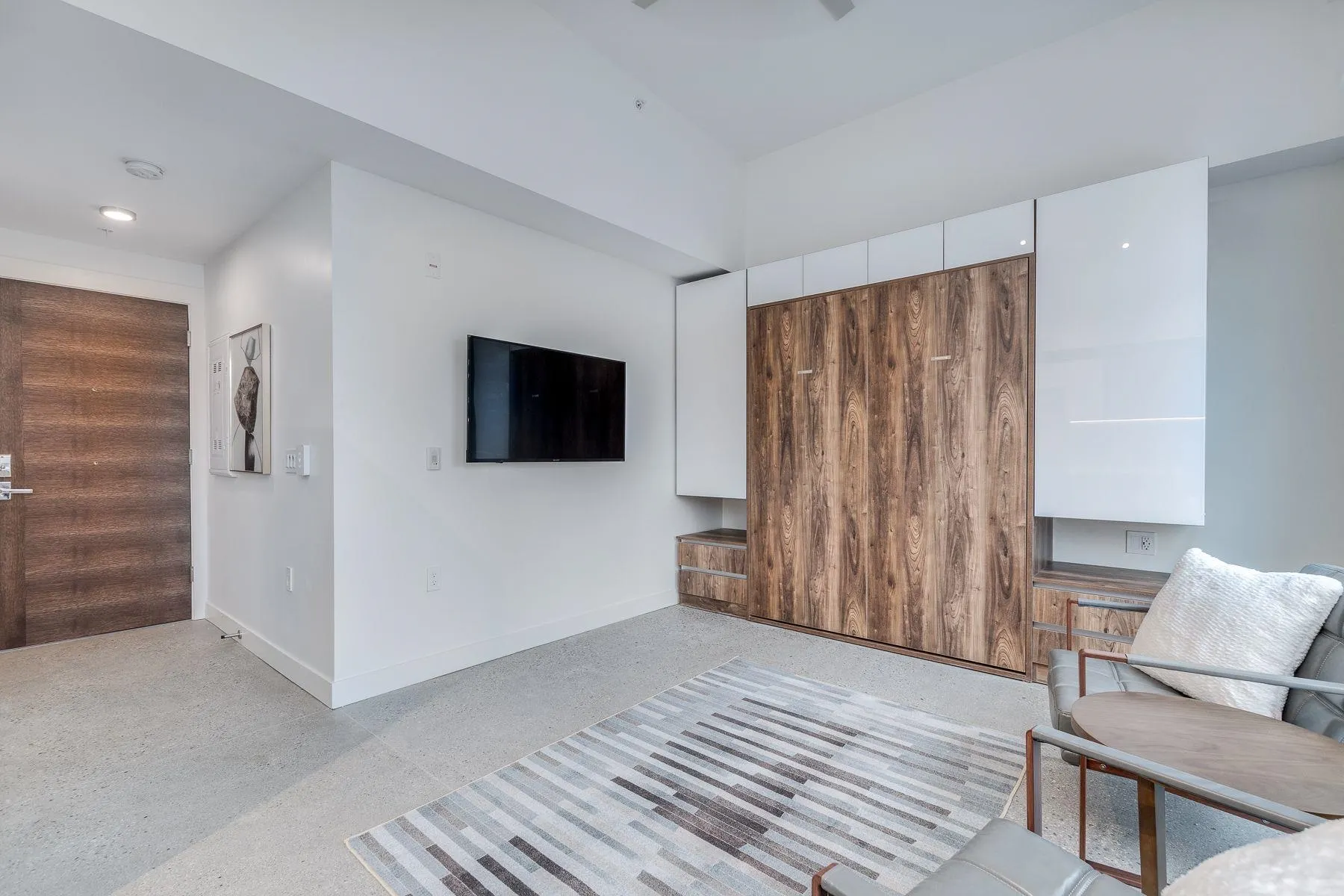 401 - PROMO 1170 Barclay Street