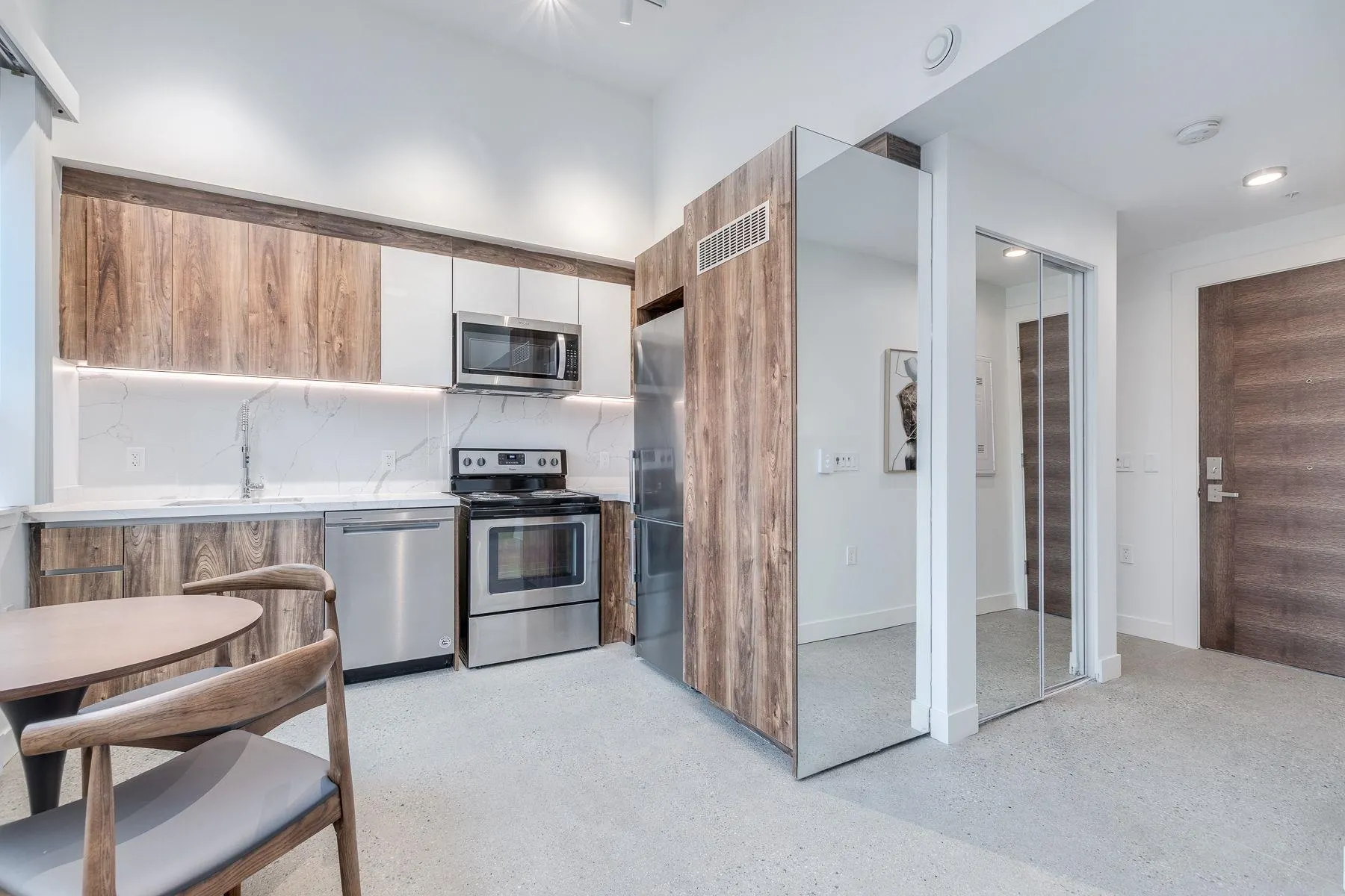 401 - PROMO 1170 Barclay Street