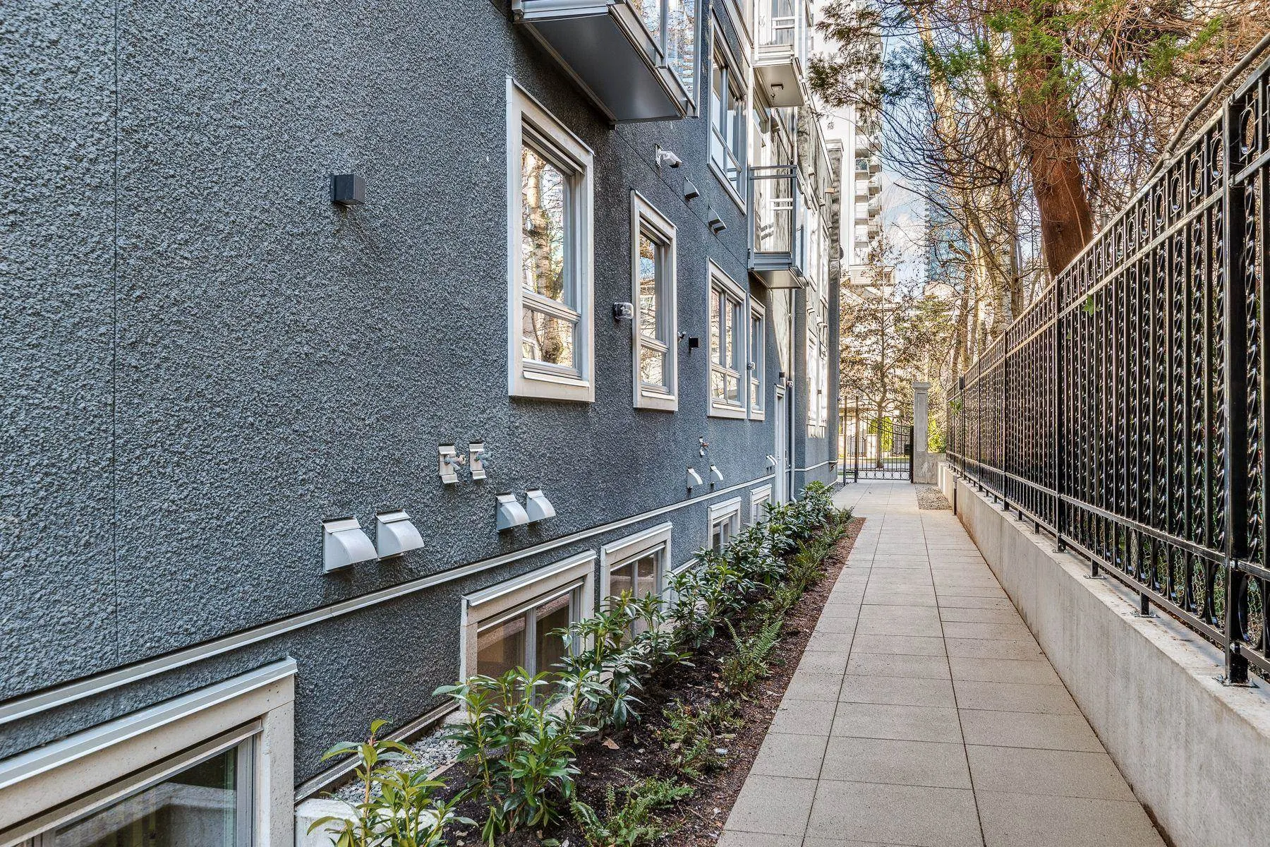 101 1170 Barclay Street