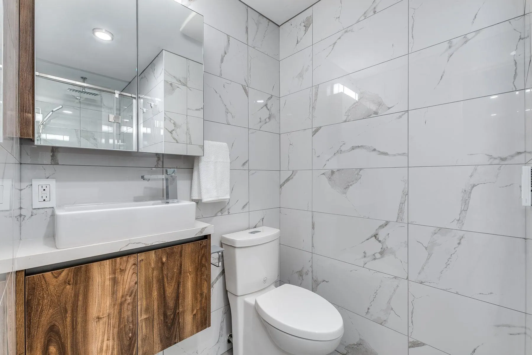 101 1170 Barclay Street