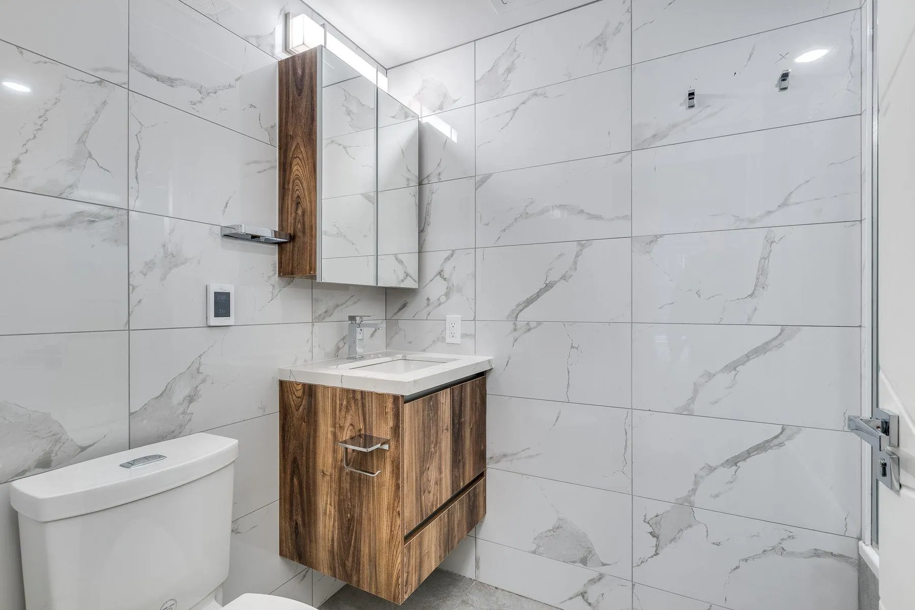 101 1170 Barclay Street