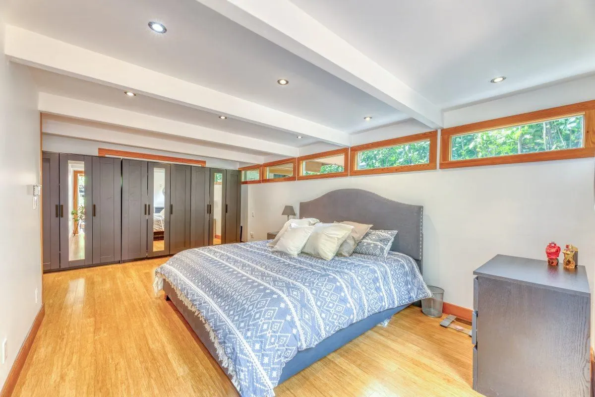 466 E Kings Road