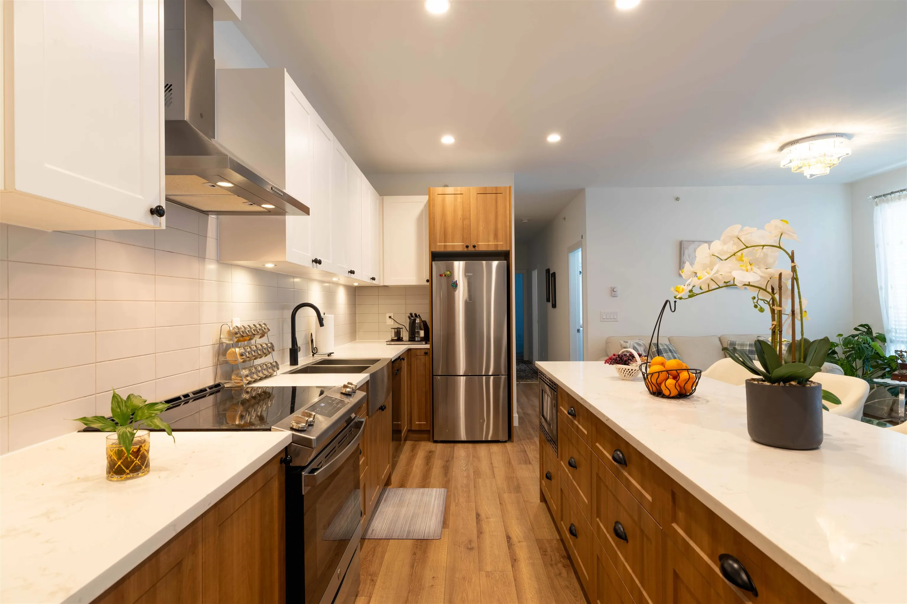 A502 20487 65 Avenue
