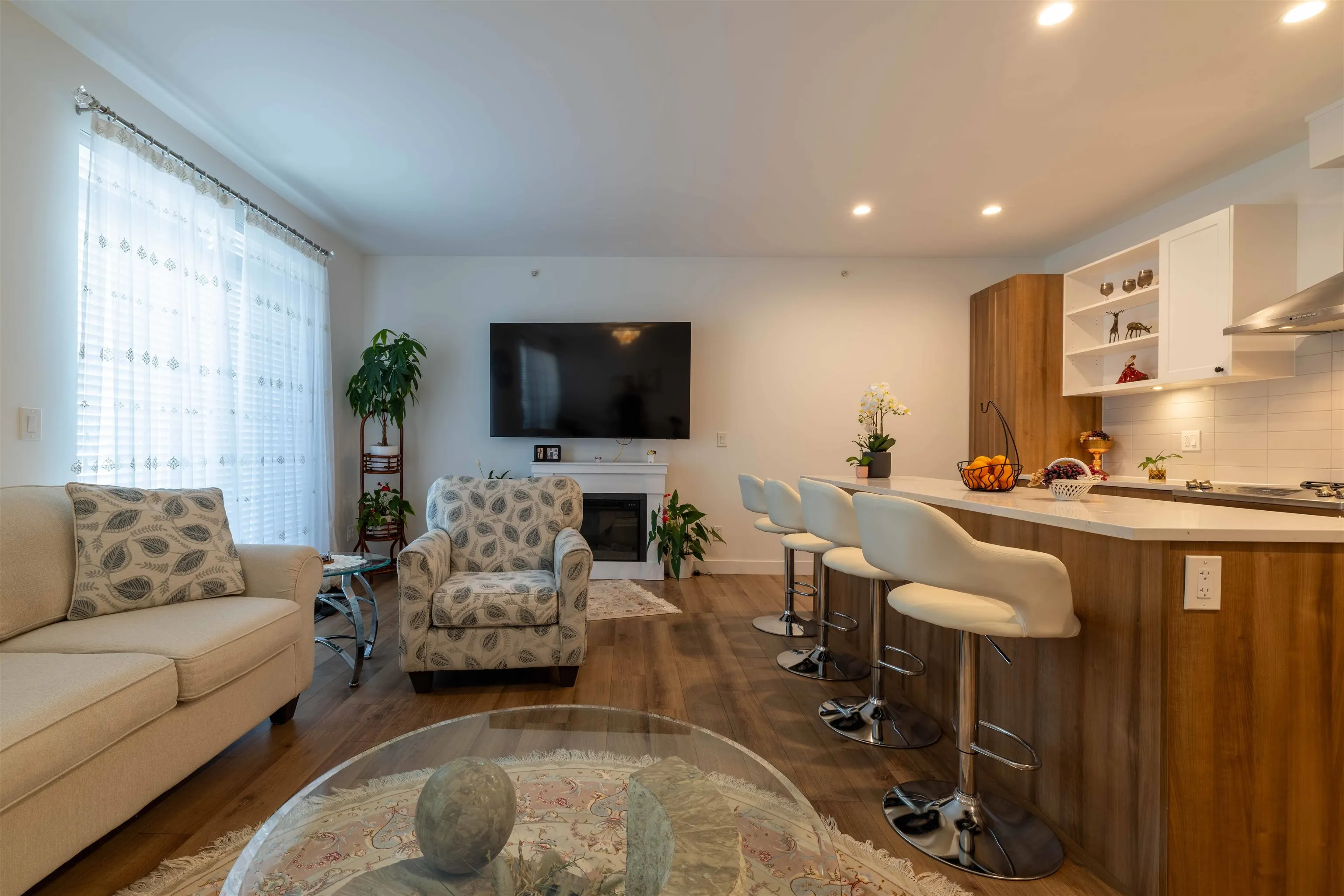 A502 20487 65 Avenue