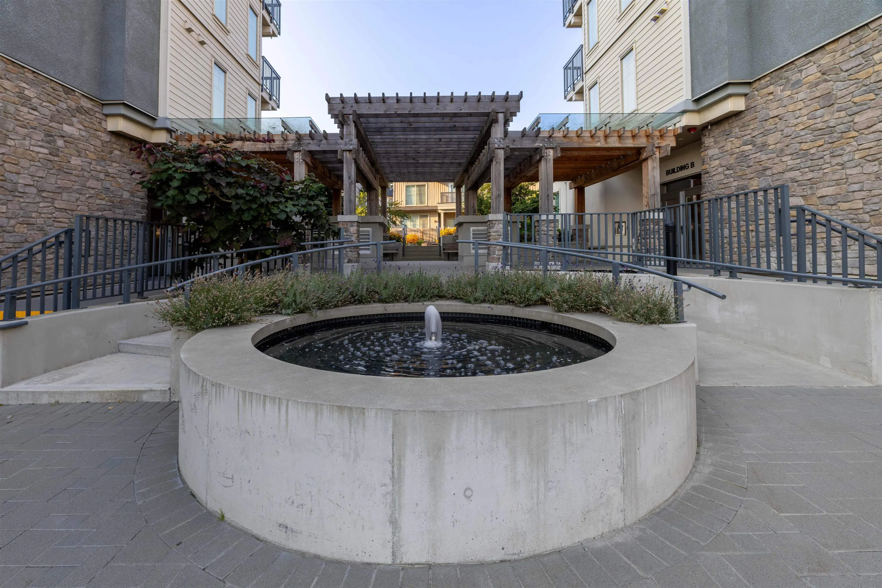 A502 20487 65 Avenue