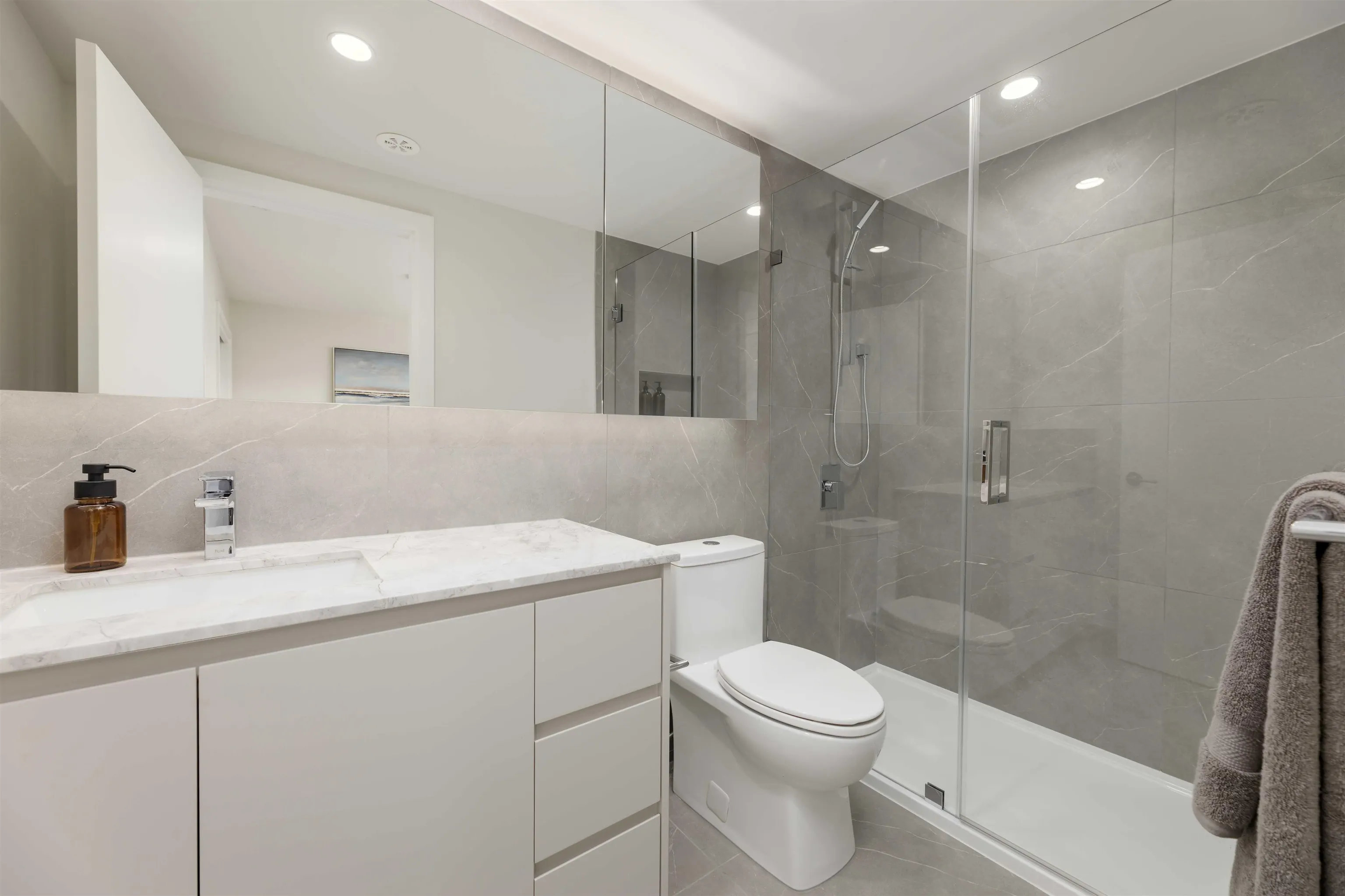 107 19451 Sutton Avenue