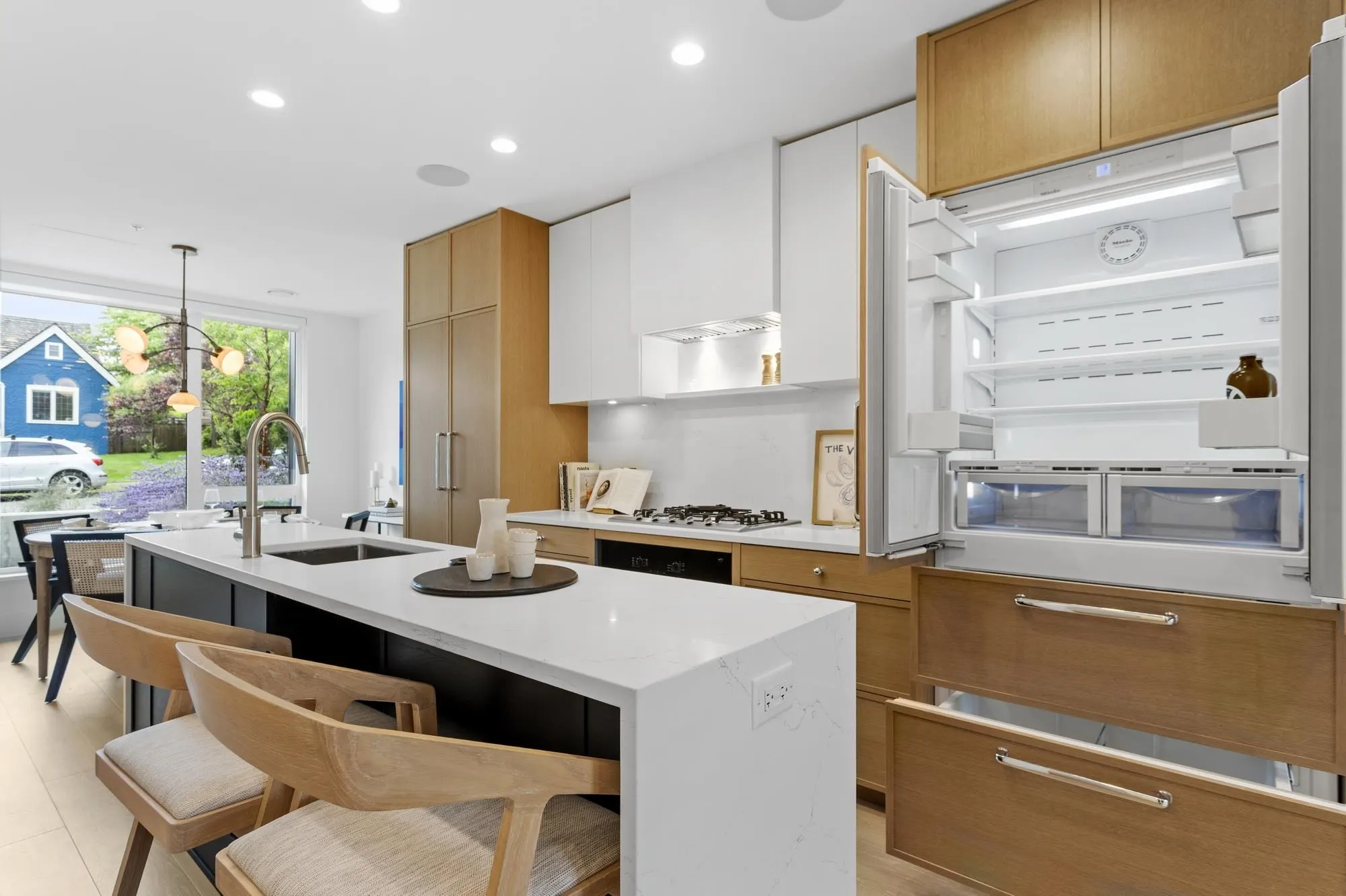 555 W 26th Avenue