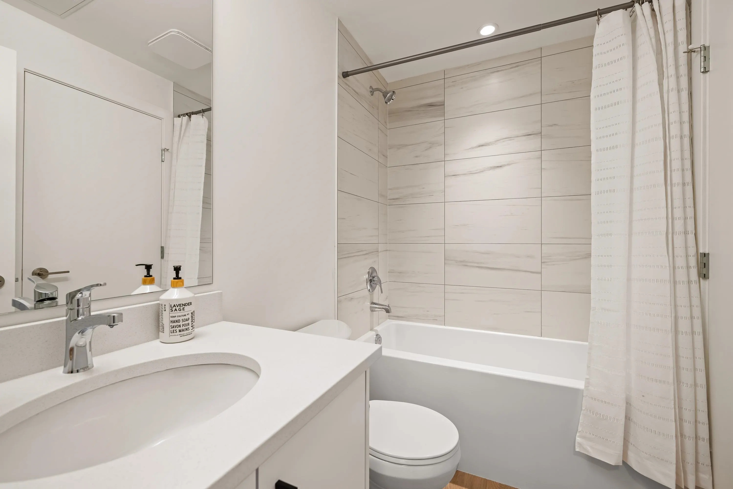 205 33816 South Fraser Way