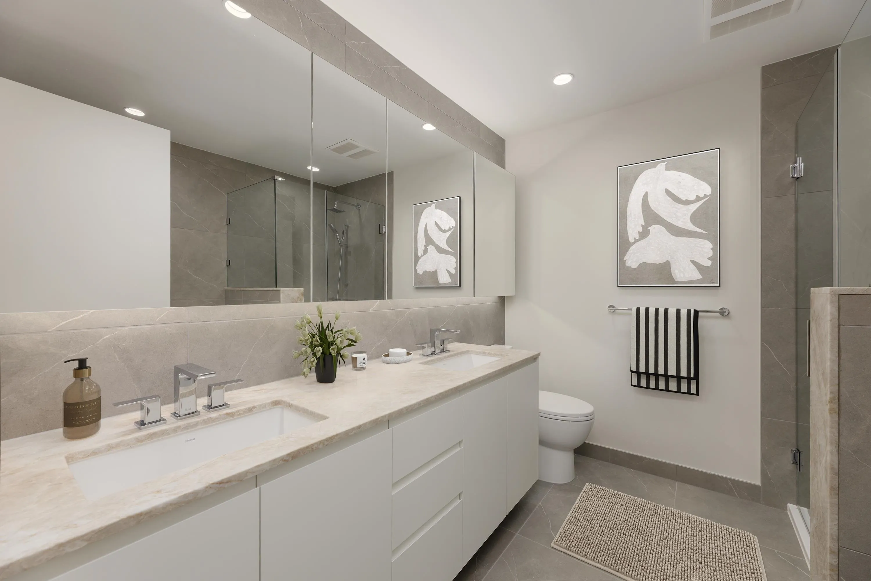 100 19451 Sutton Avenue