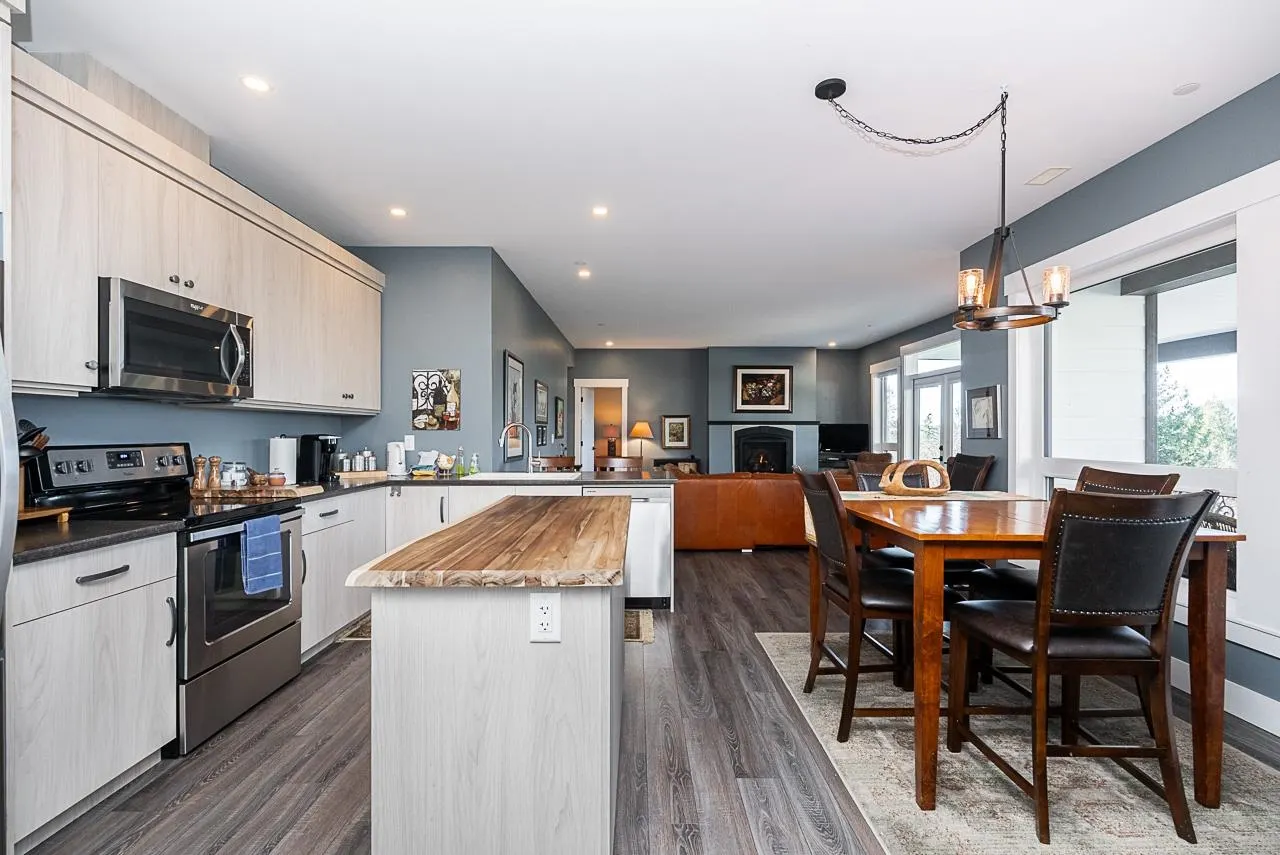 12 37885 Bakstad Road
