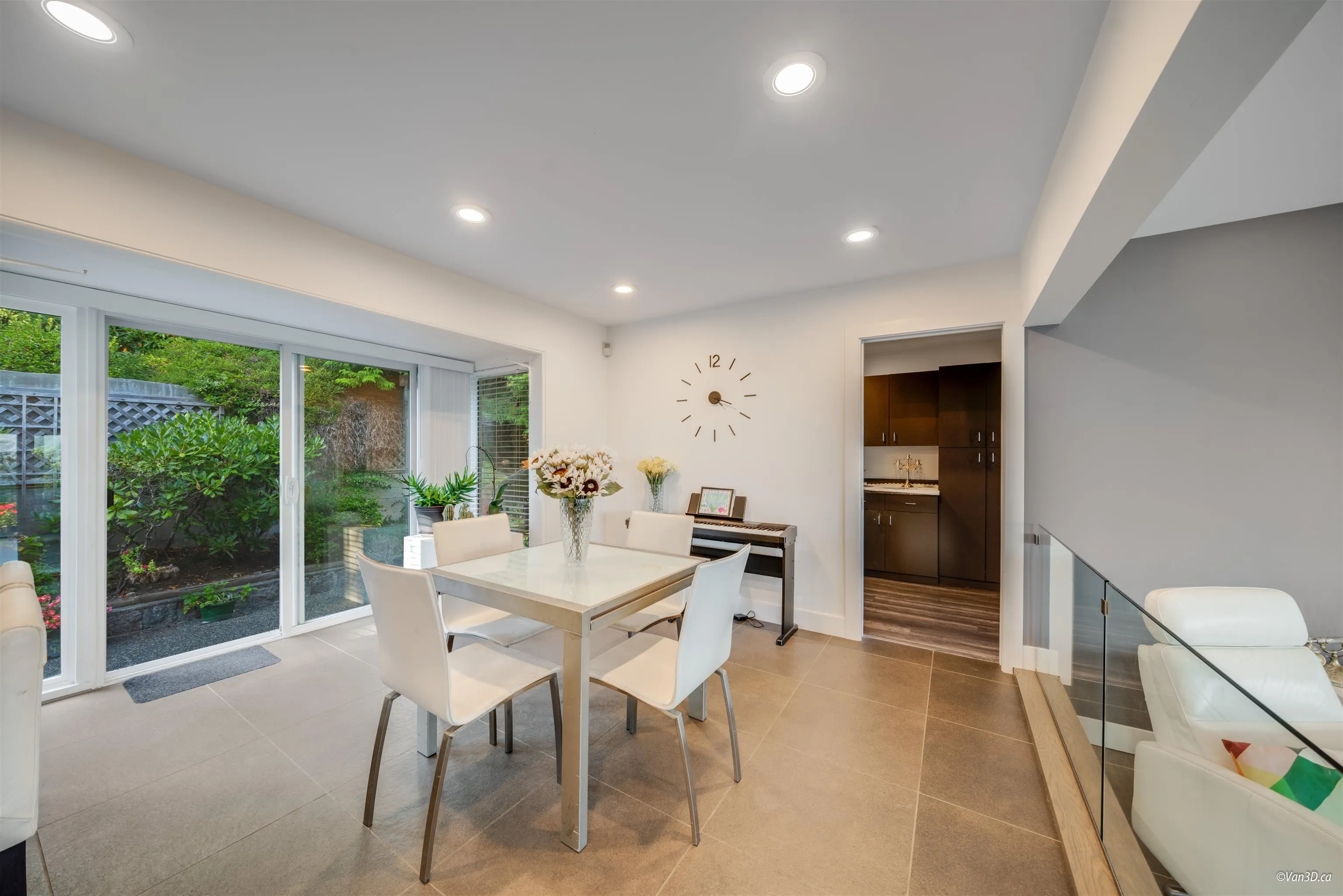 1135 Groveland Court