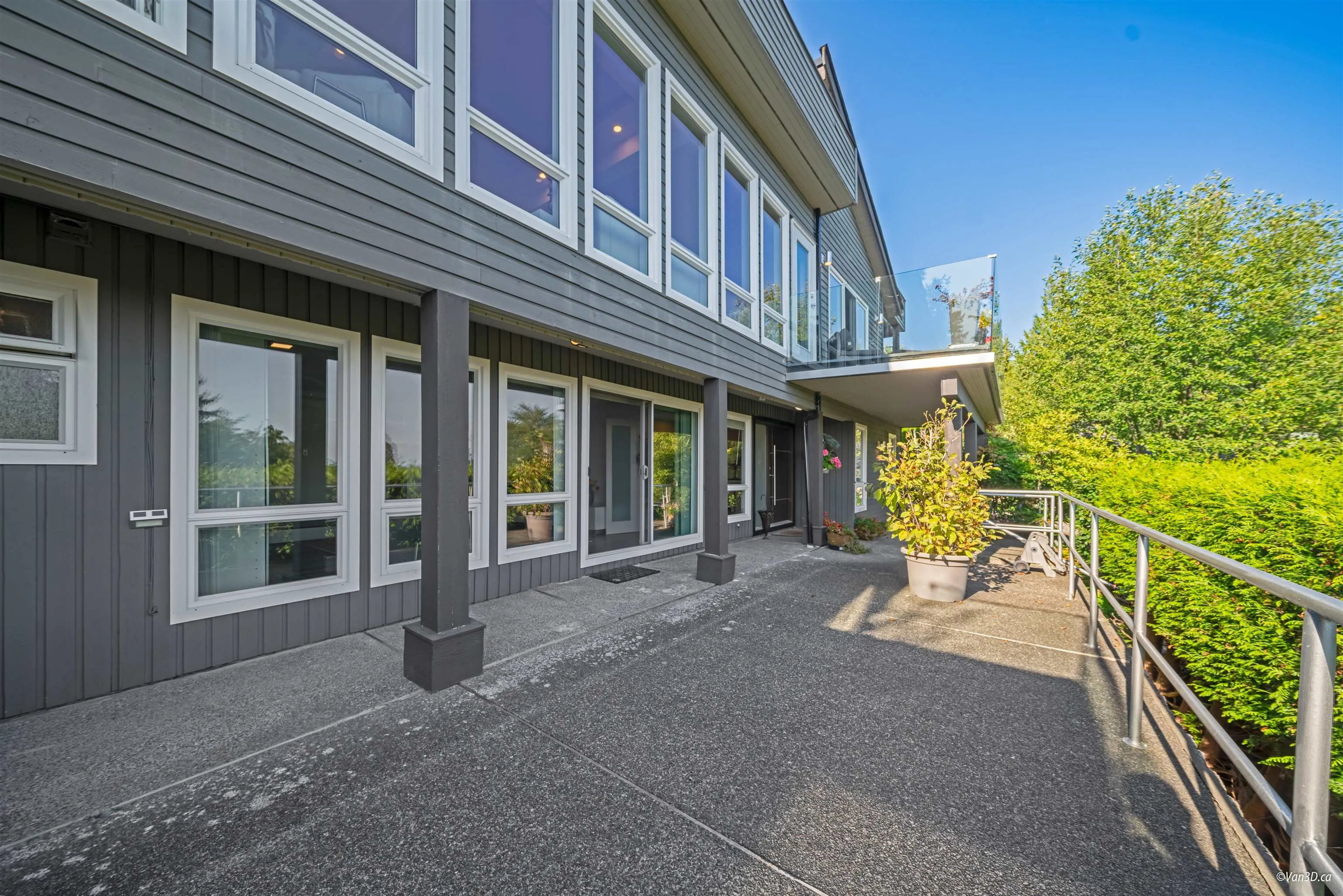 1135 Groveland Court