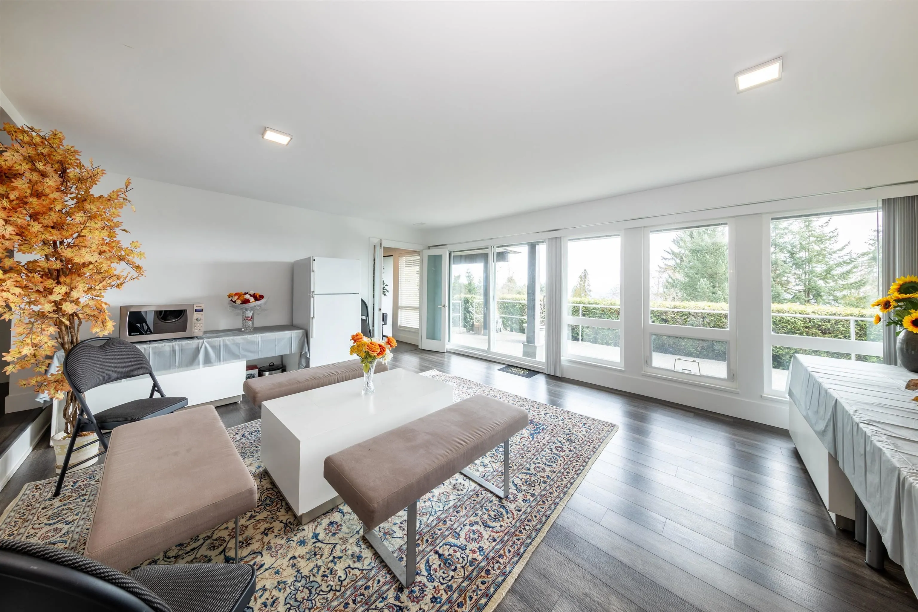 1135 Groveland Court