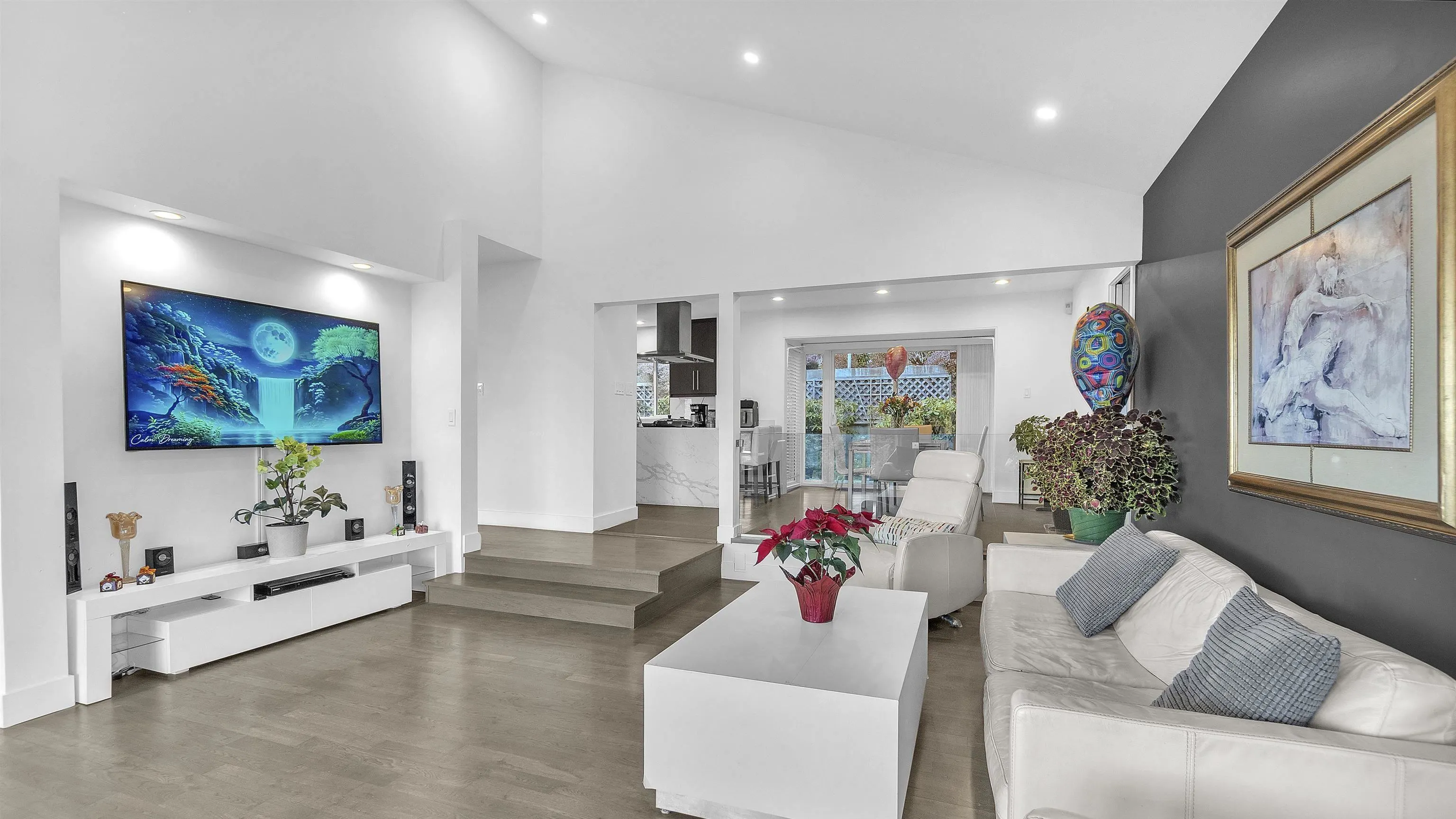 1135 Groveland Court
