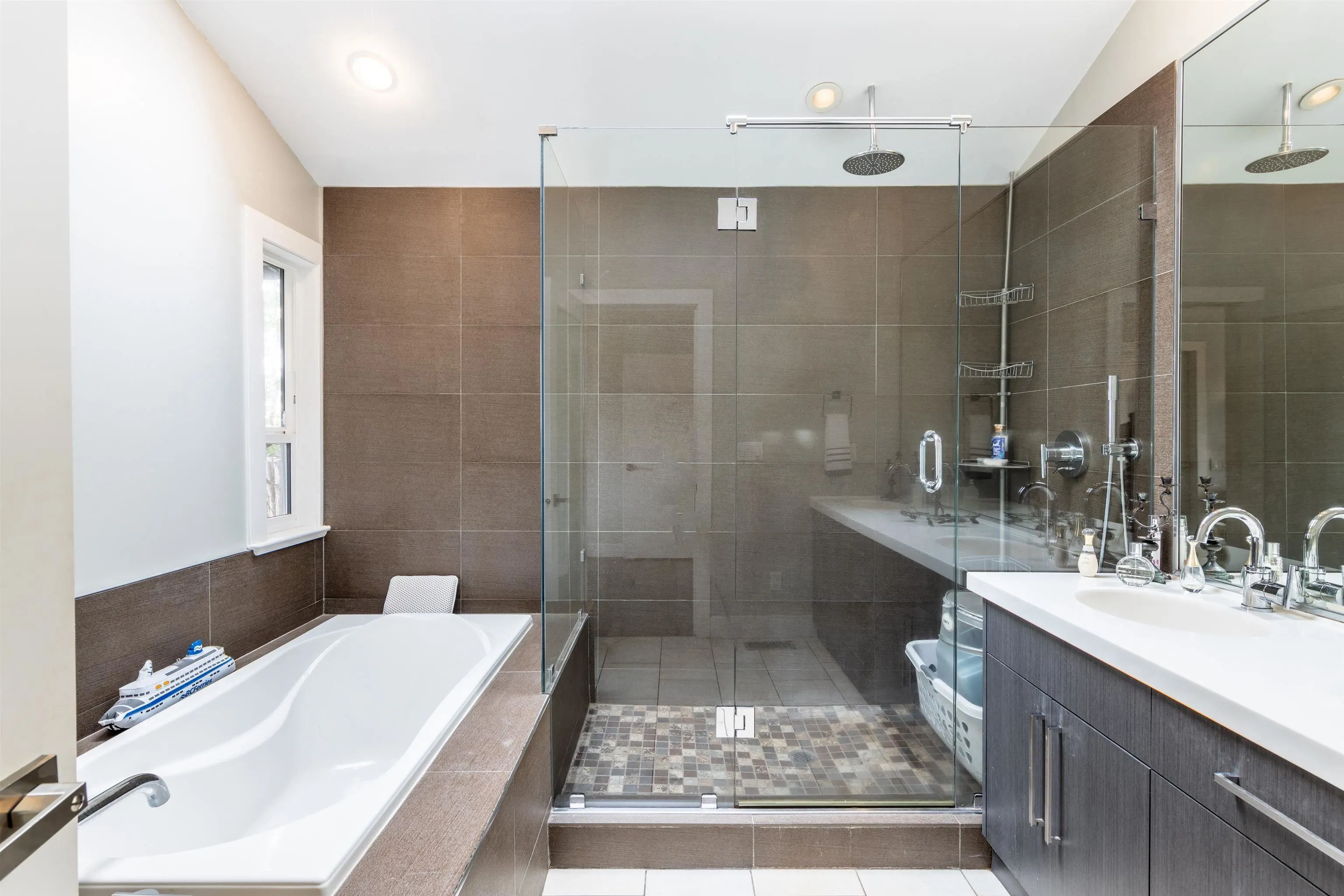 1135 Groveland Court