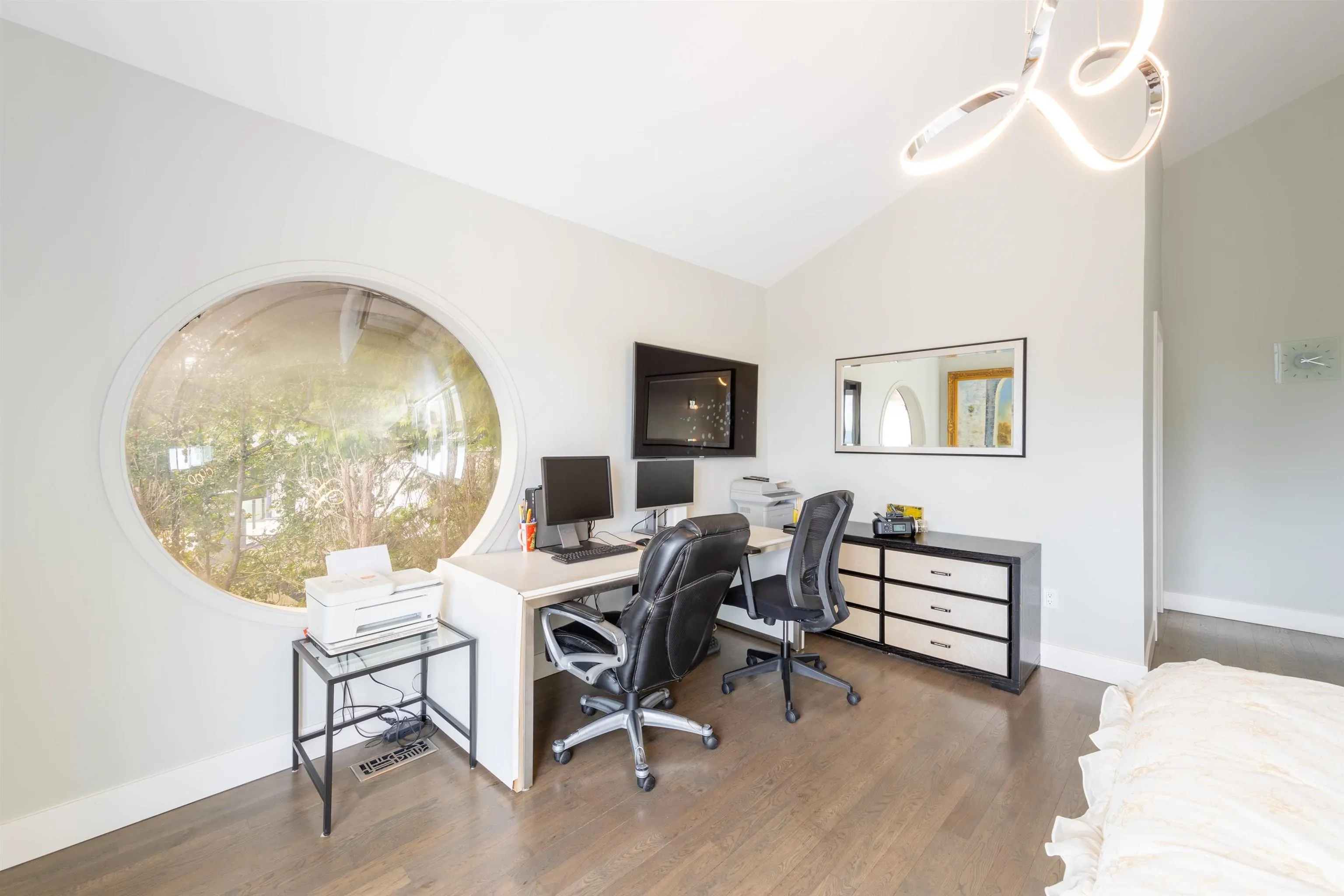 1135 Groveland Court