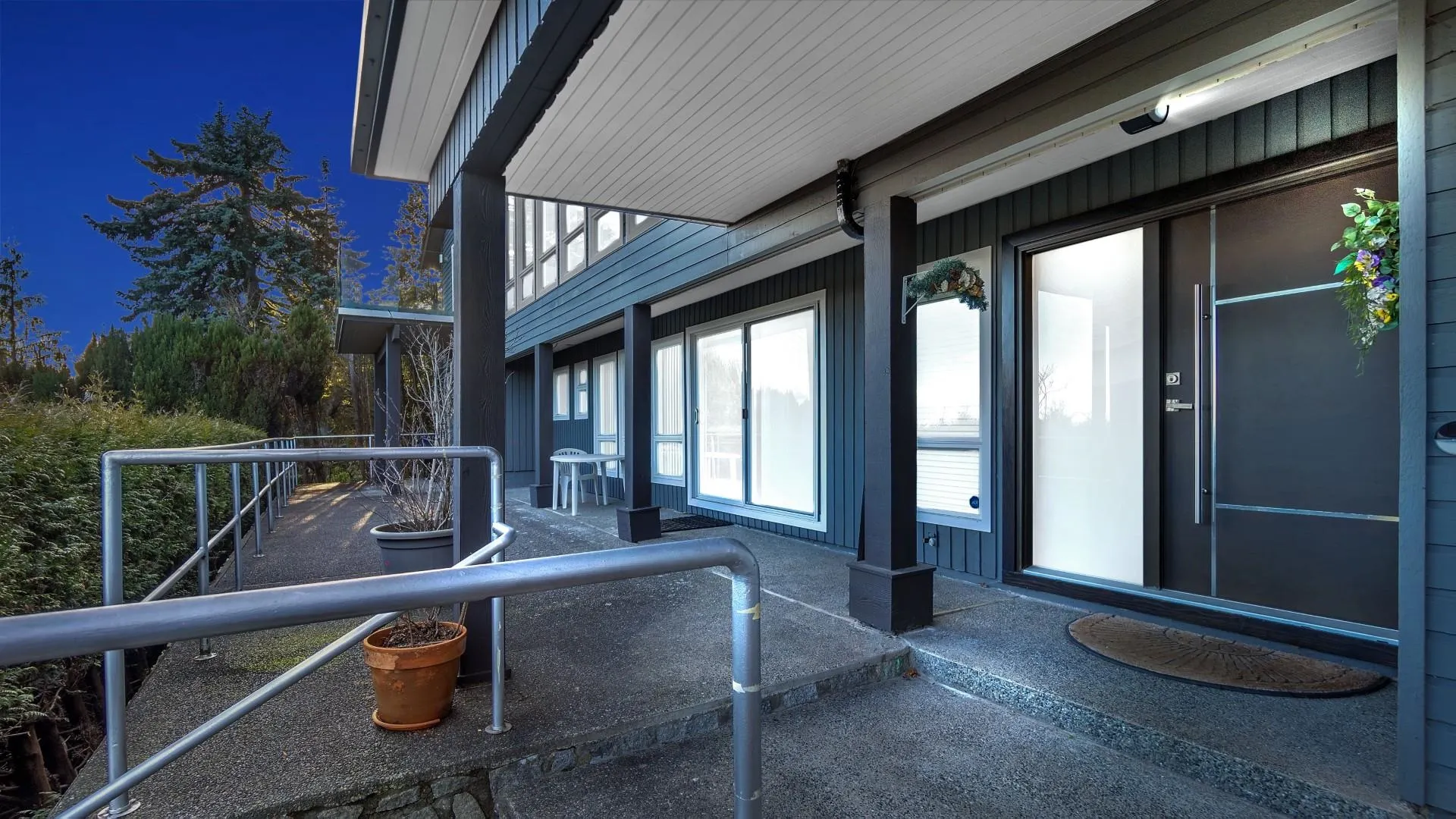 1135 Groveland Court