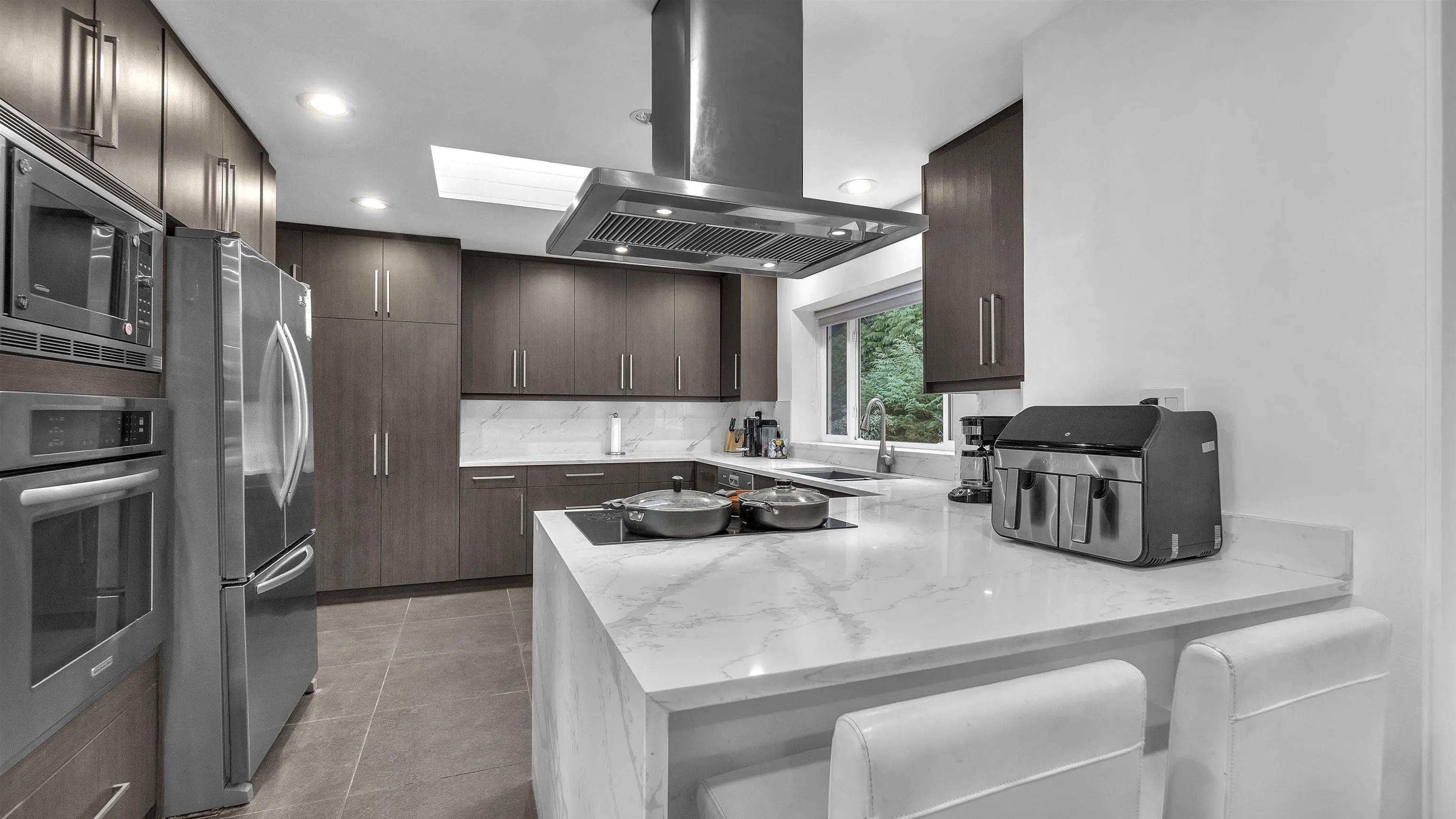 1135 Groveland Court