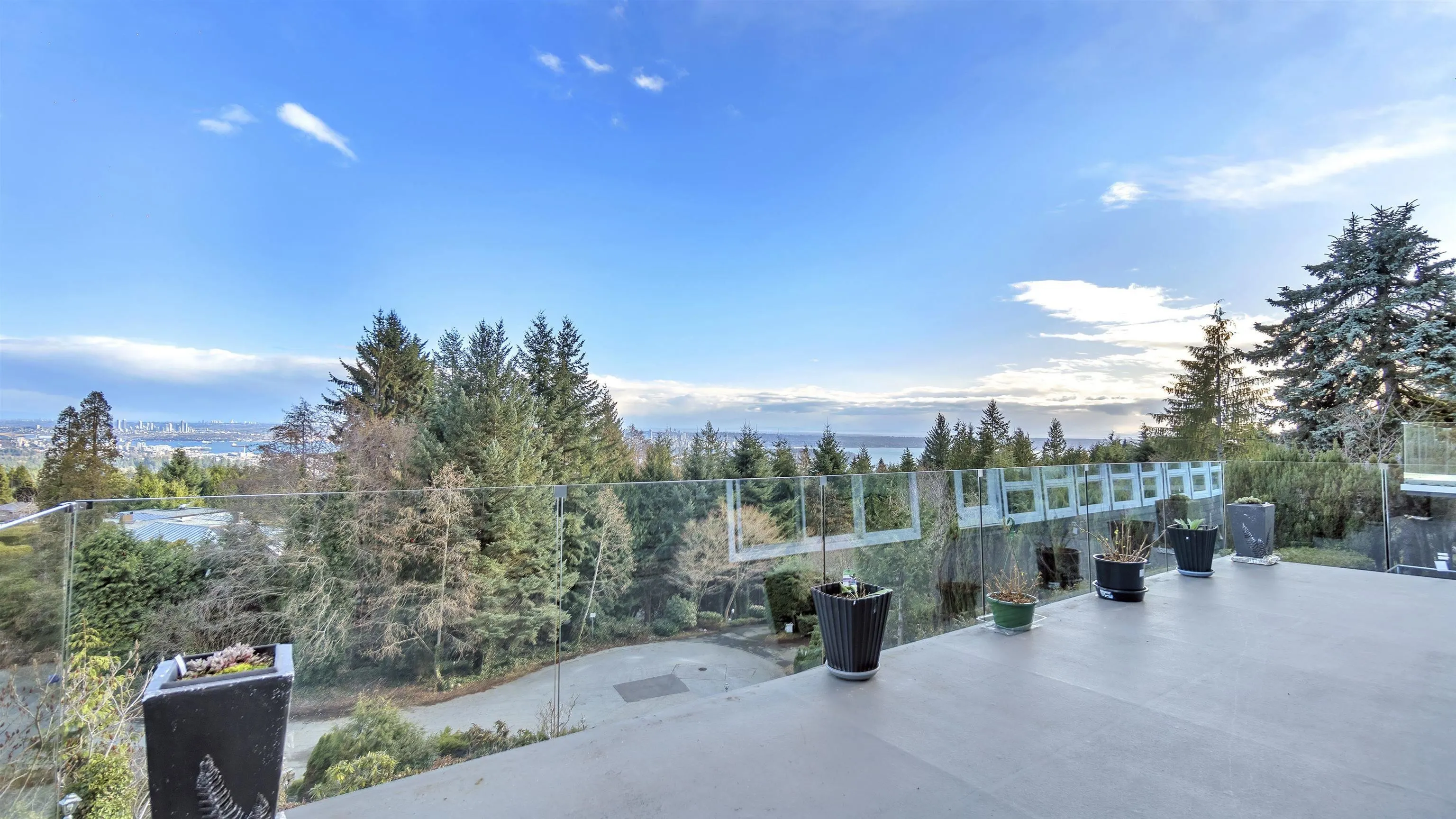 1135 Groveland Court