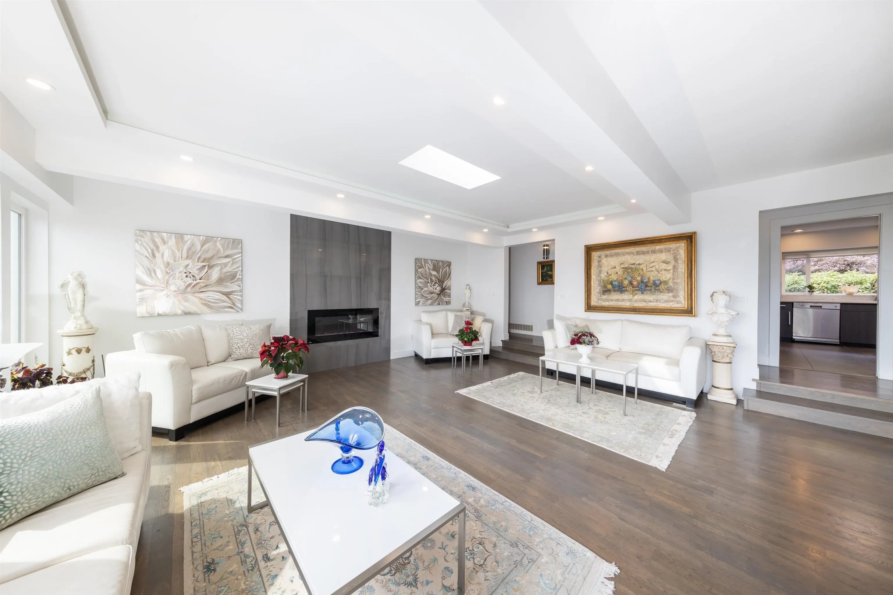 1135 Groveland Court