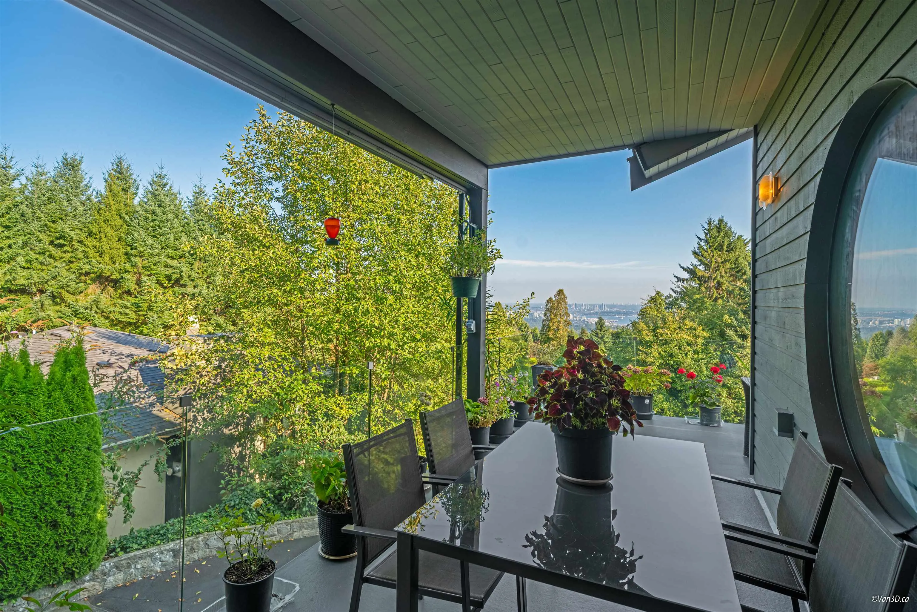 1135 Groveland Court