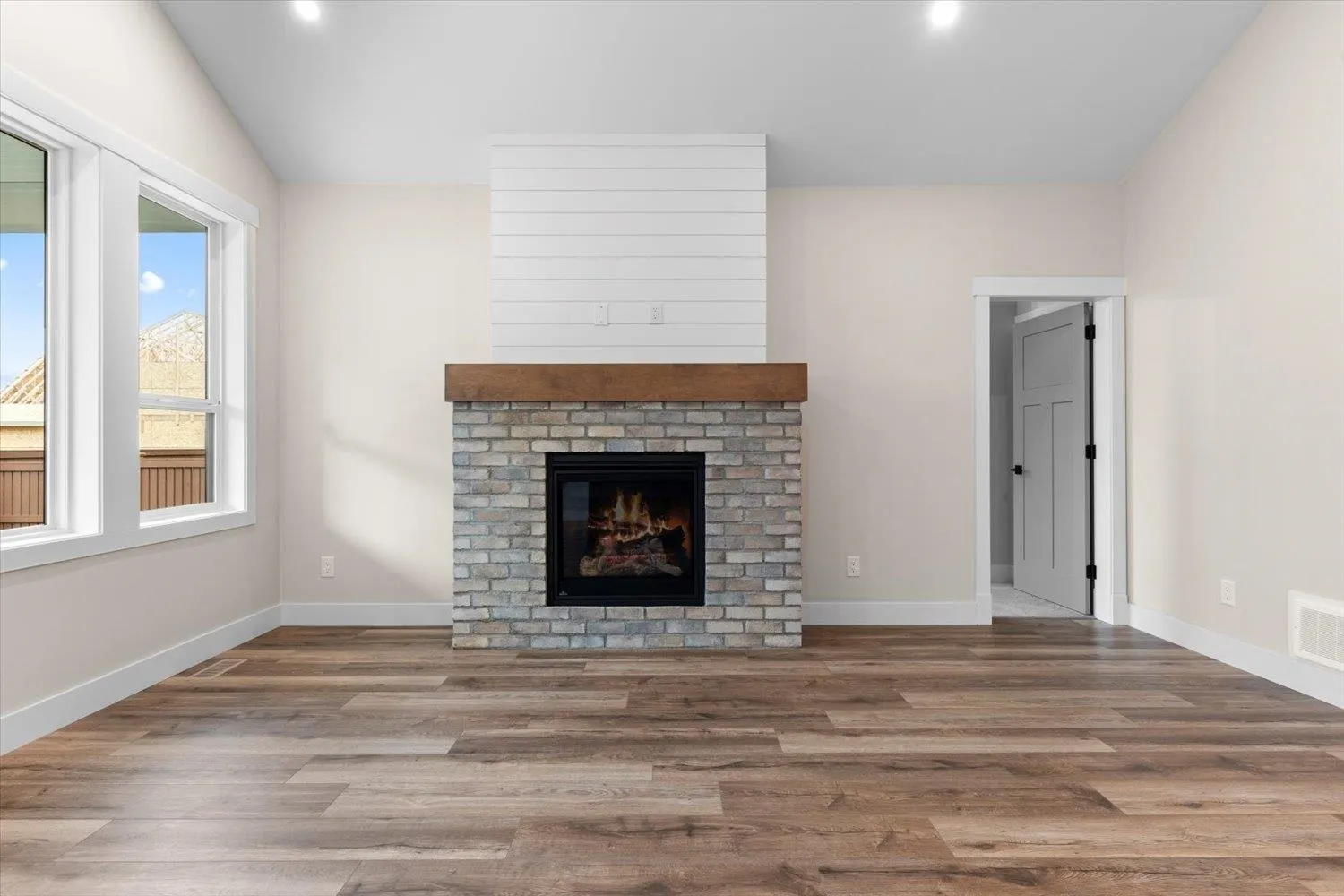 75 46211 Promontory Road