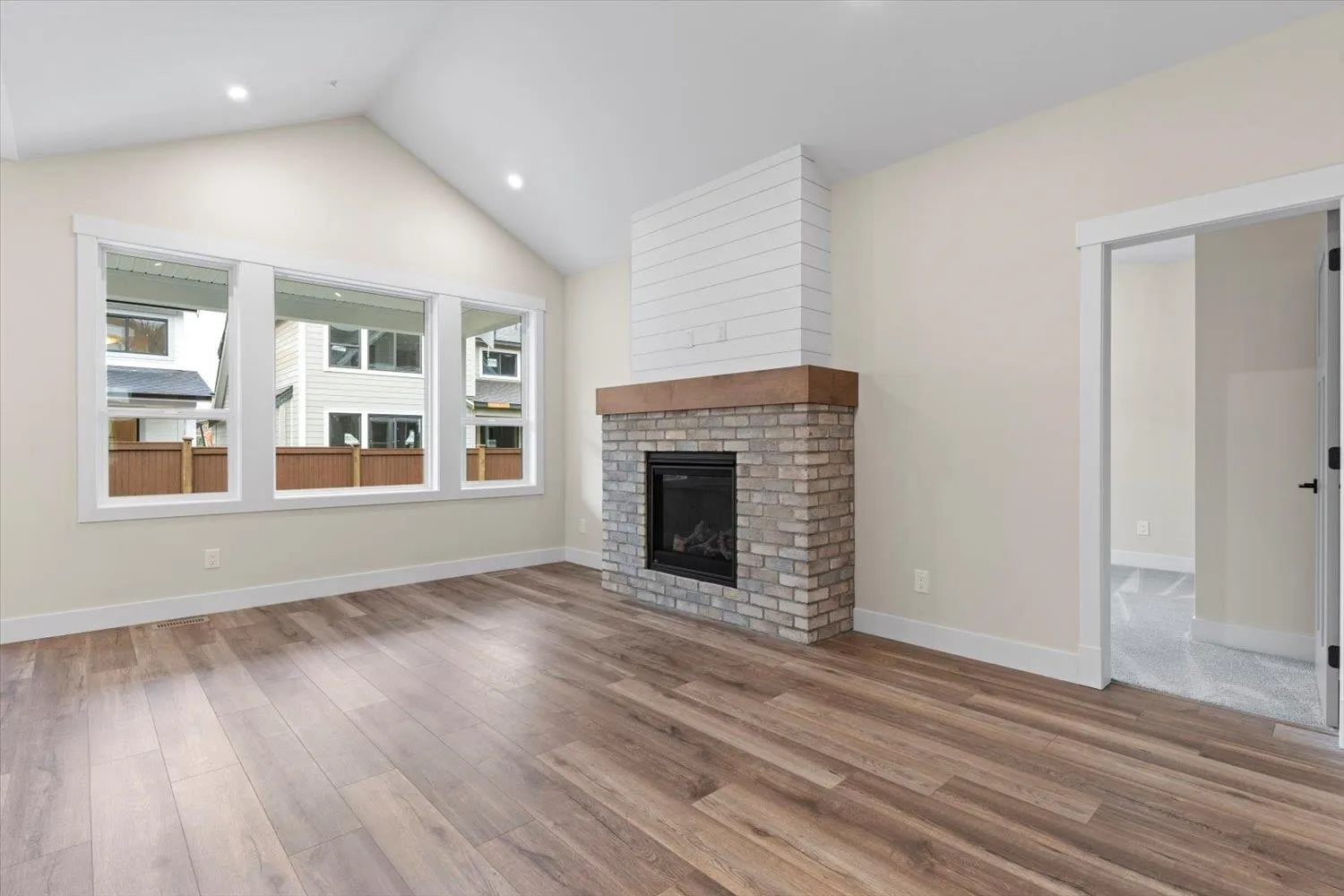 75 46211 Promontory Road