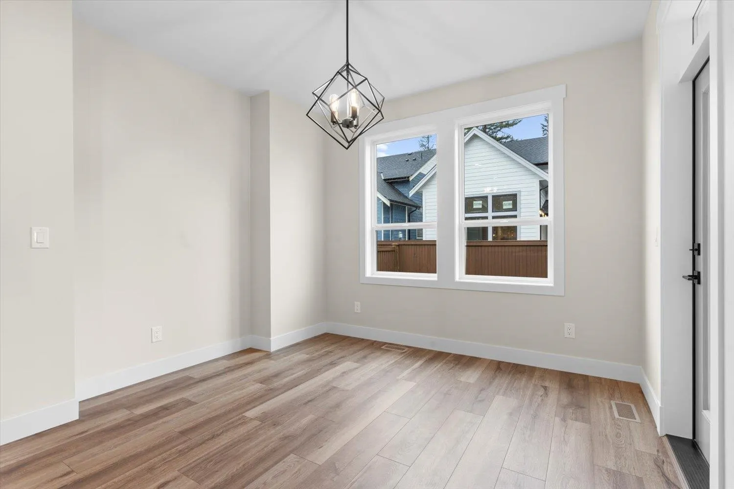 75 46211 Promontory Road