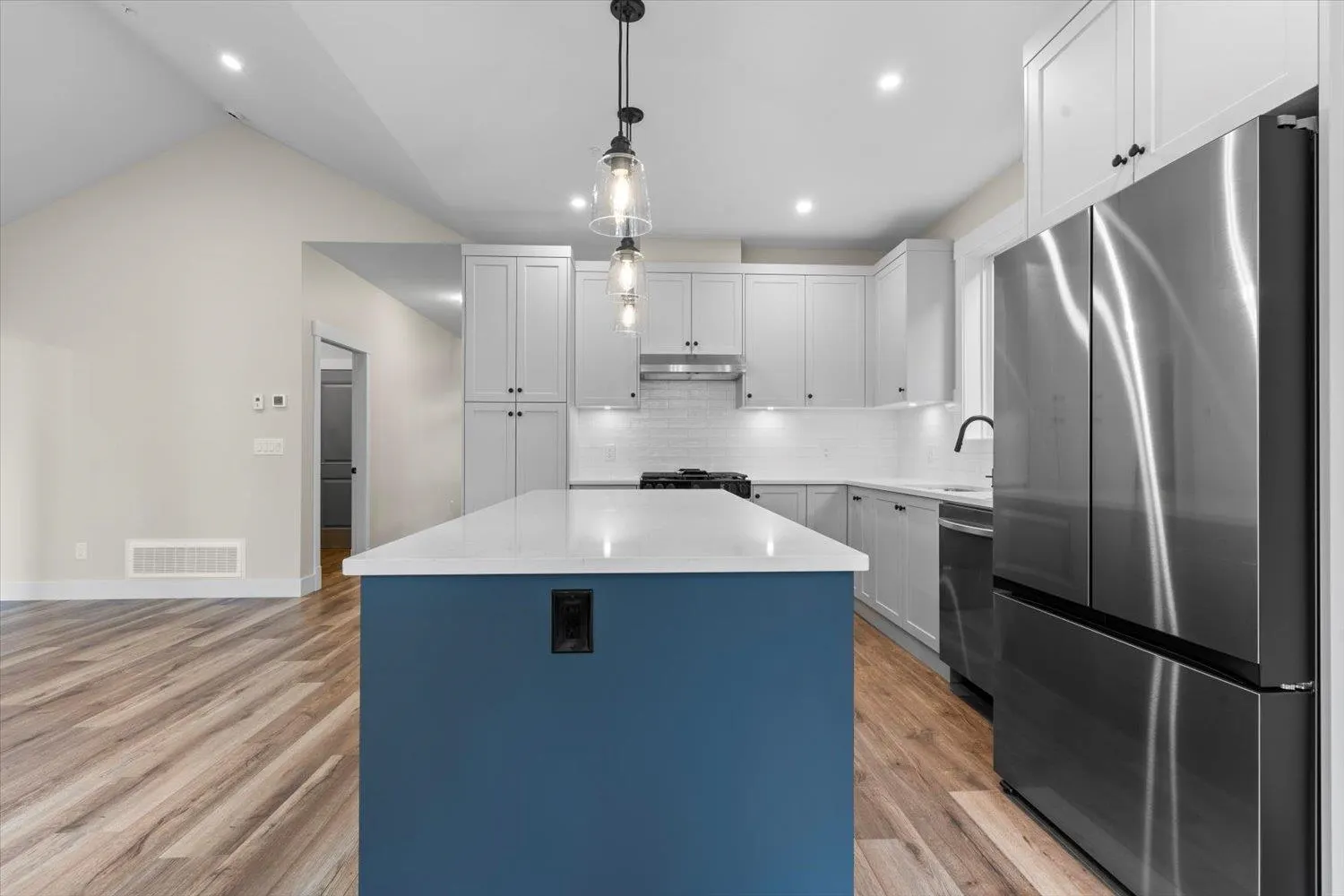 75 46211 Promontory Road