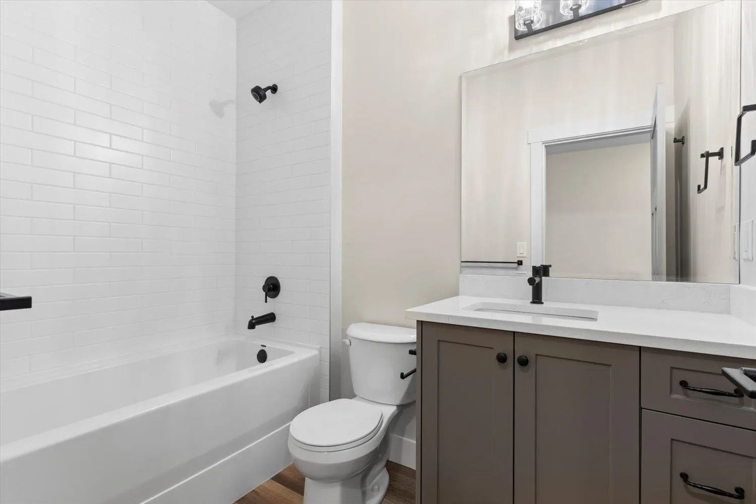 75 46211 Promontory Road