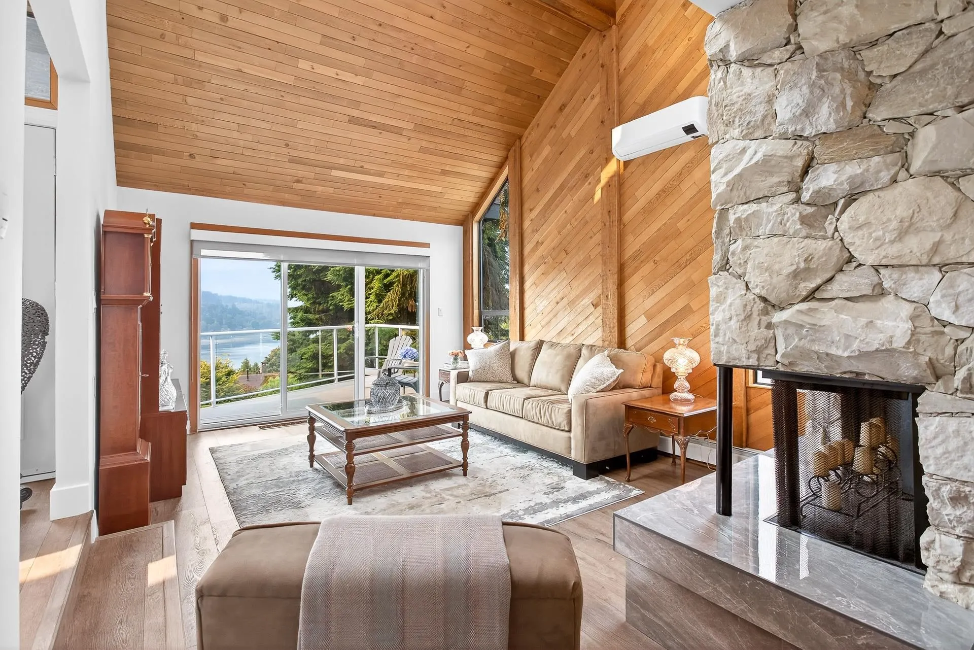 15 Crawford Bay