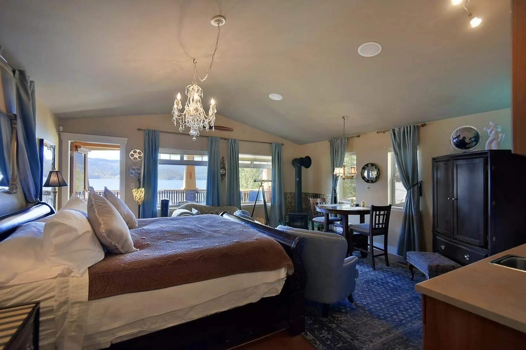 7545 Islets Place