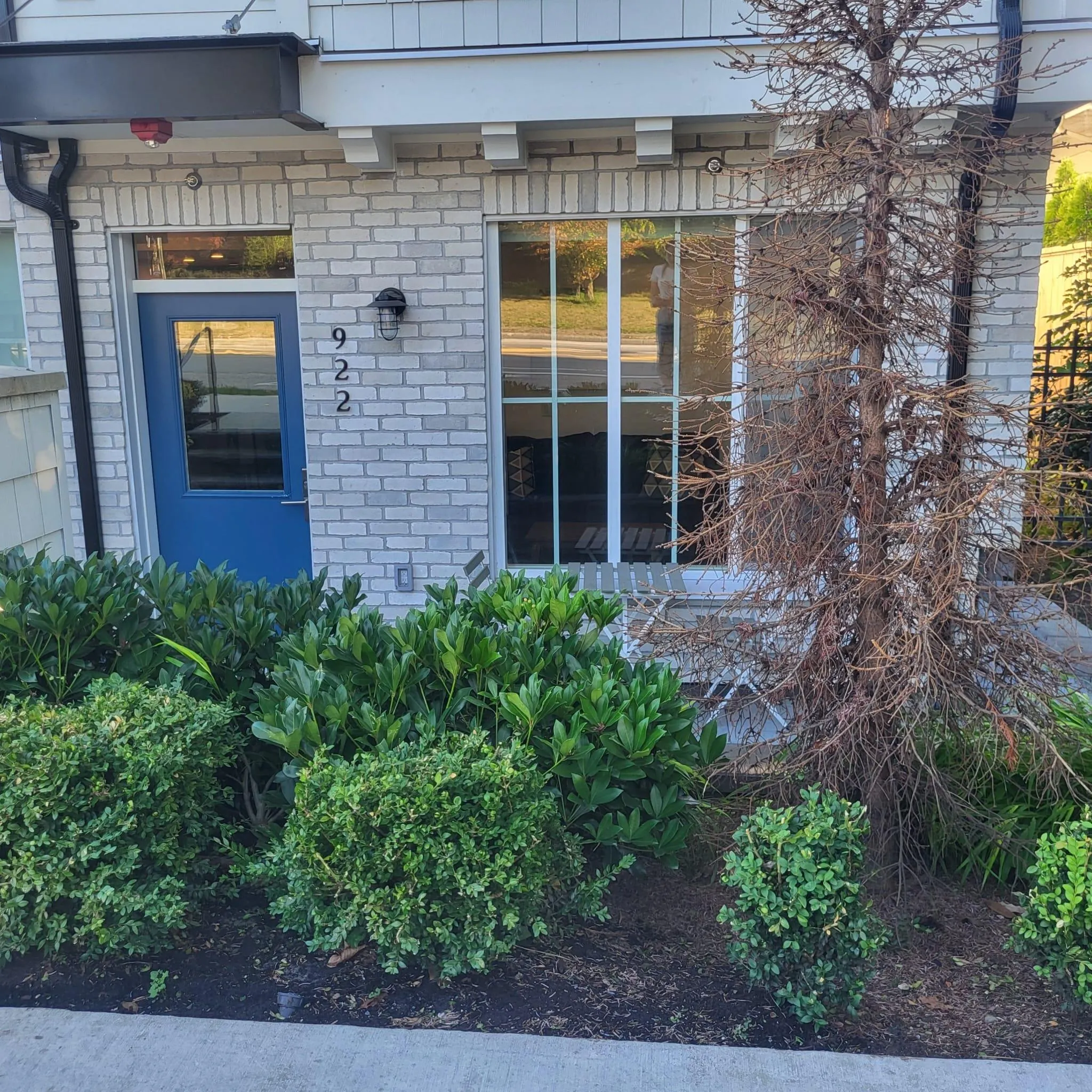 922 W 49th Avenue