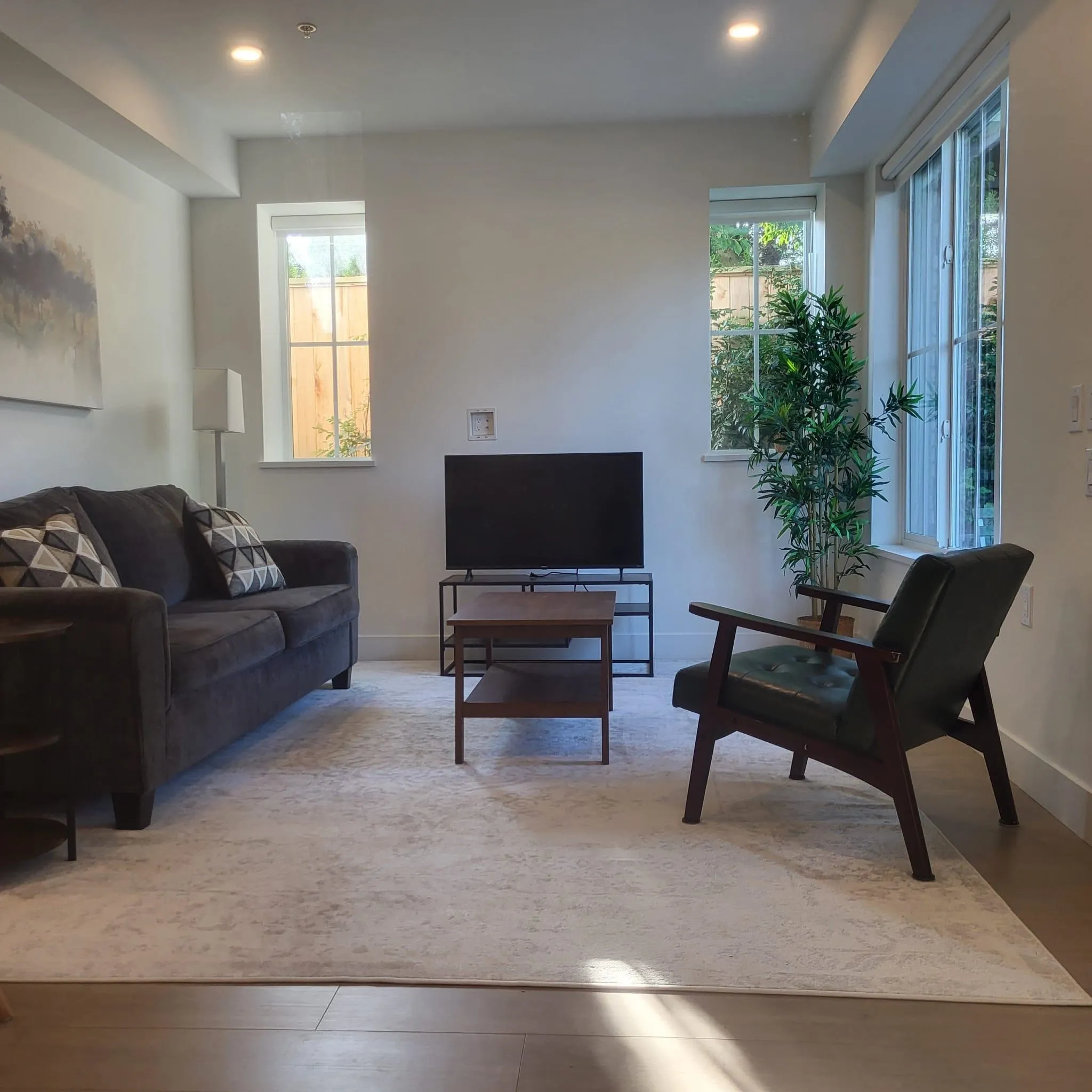 922 W 49th Avenue