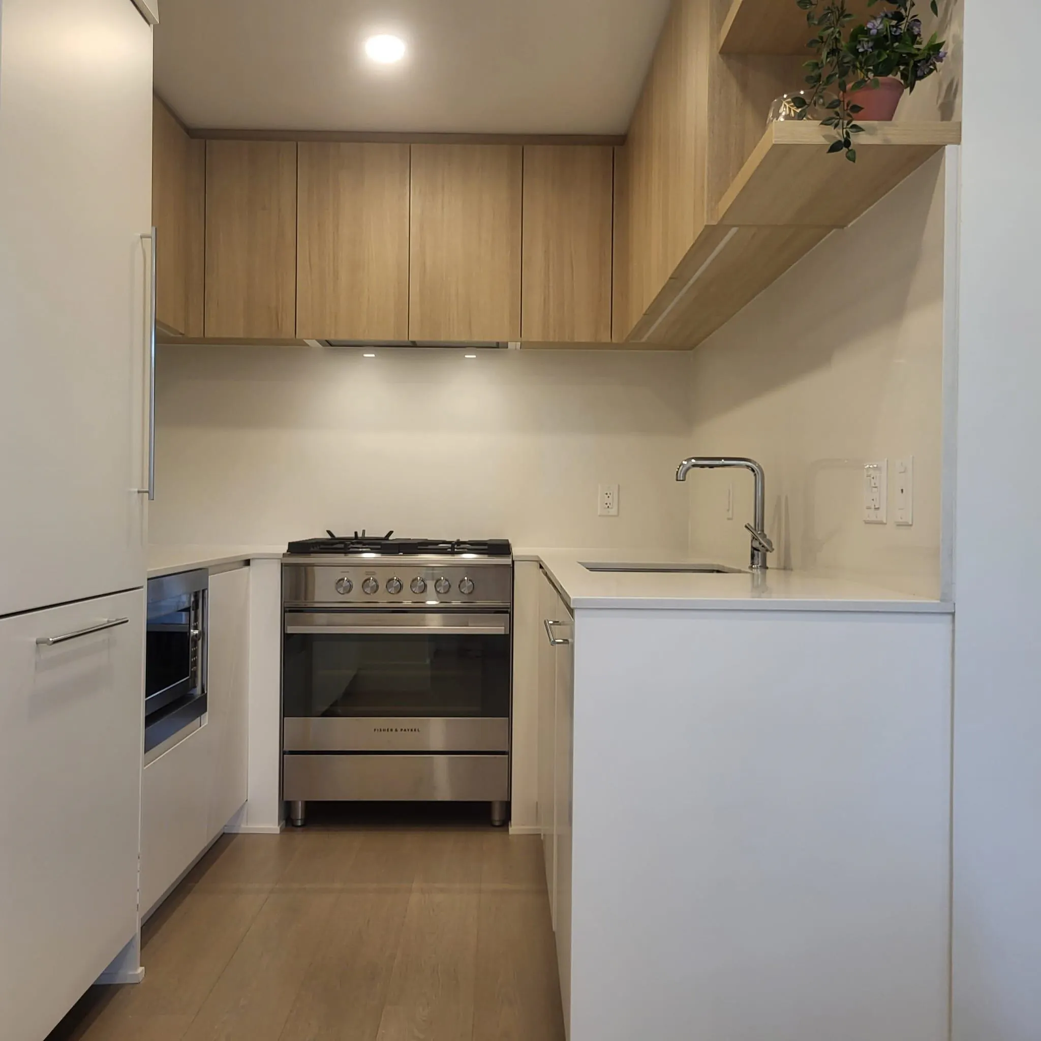 922 W 49th Avenue