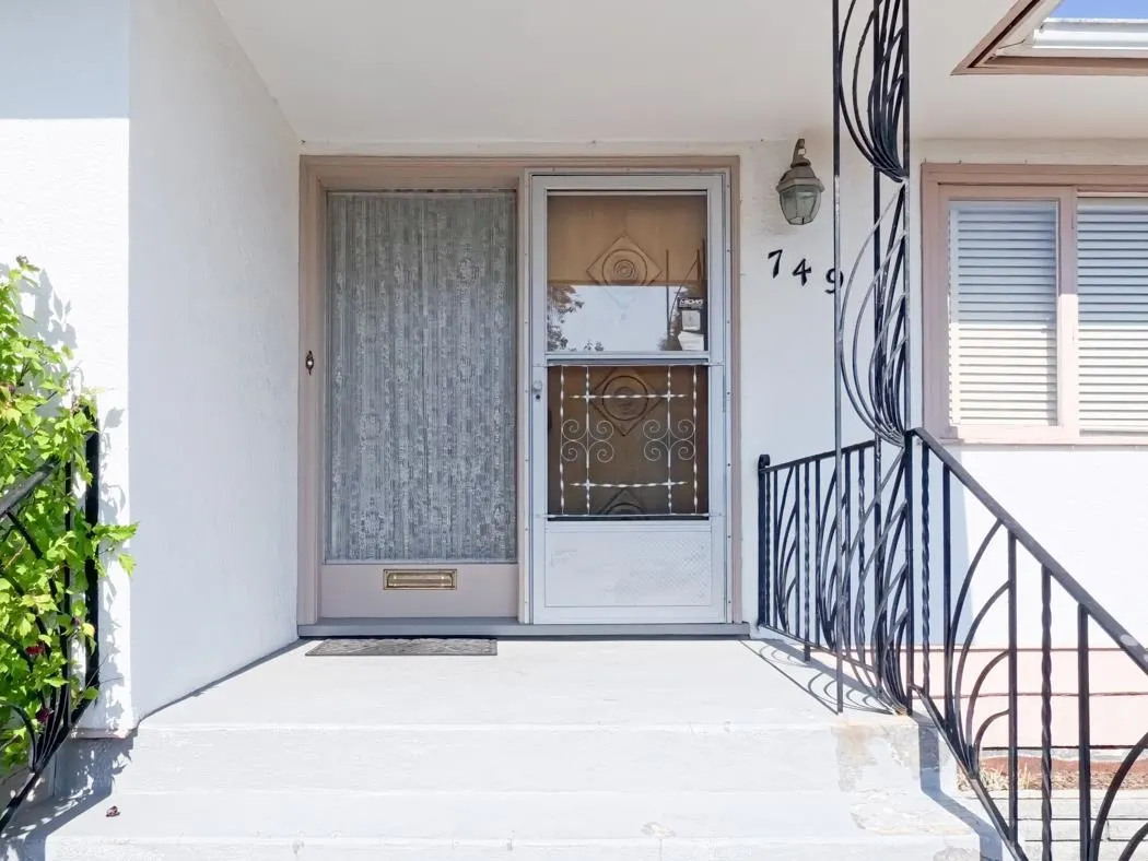 749 W 60th Avenue