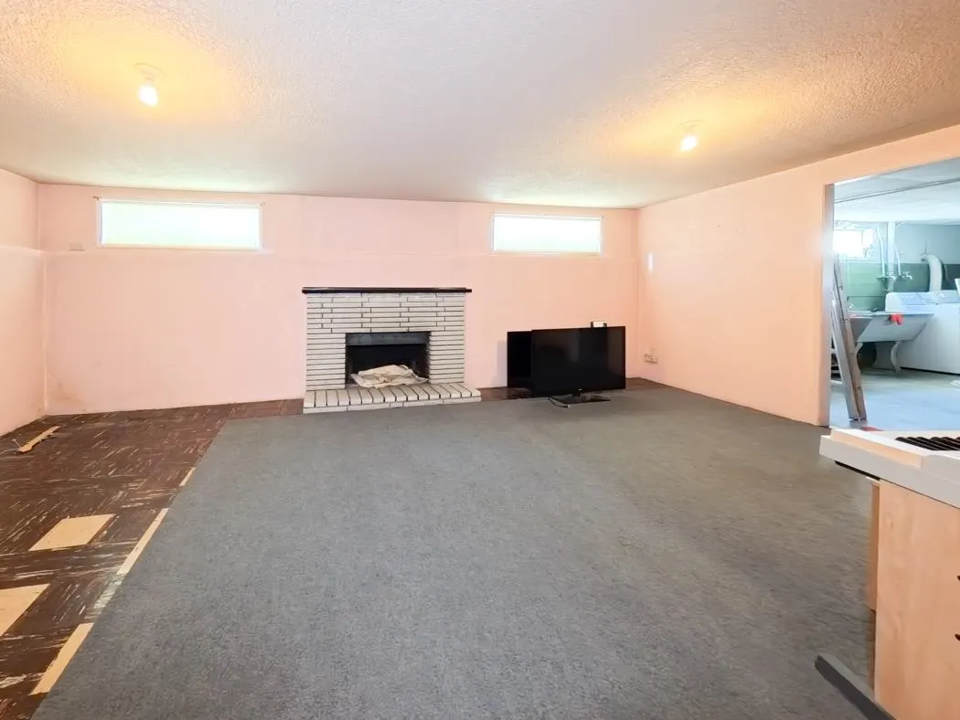 749 W 60th Avenue