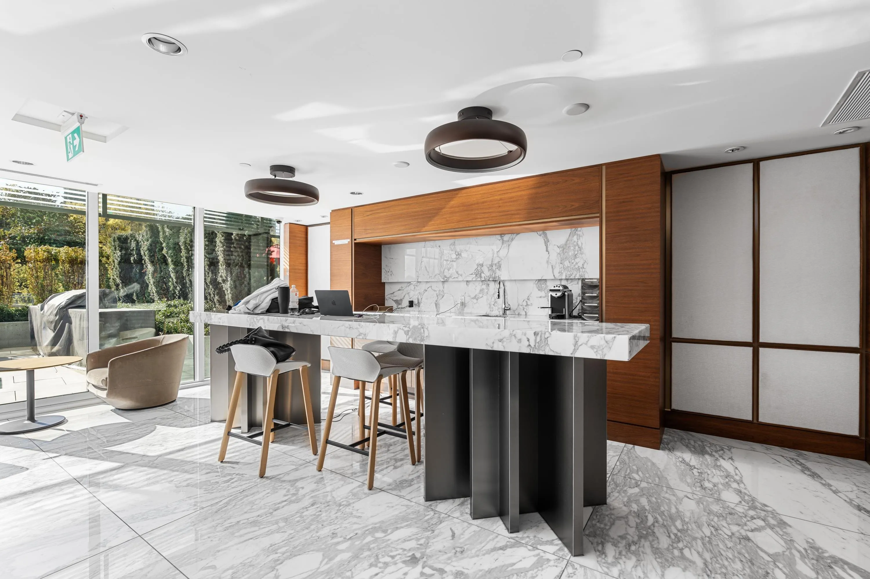 1585 87 Nelson Street