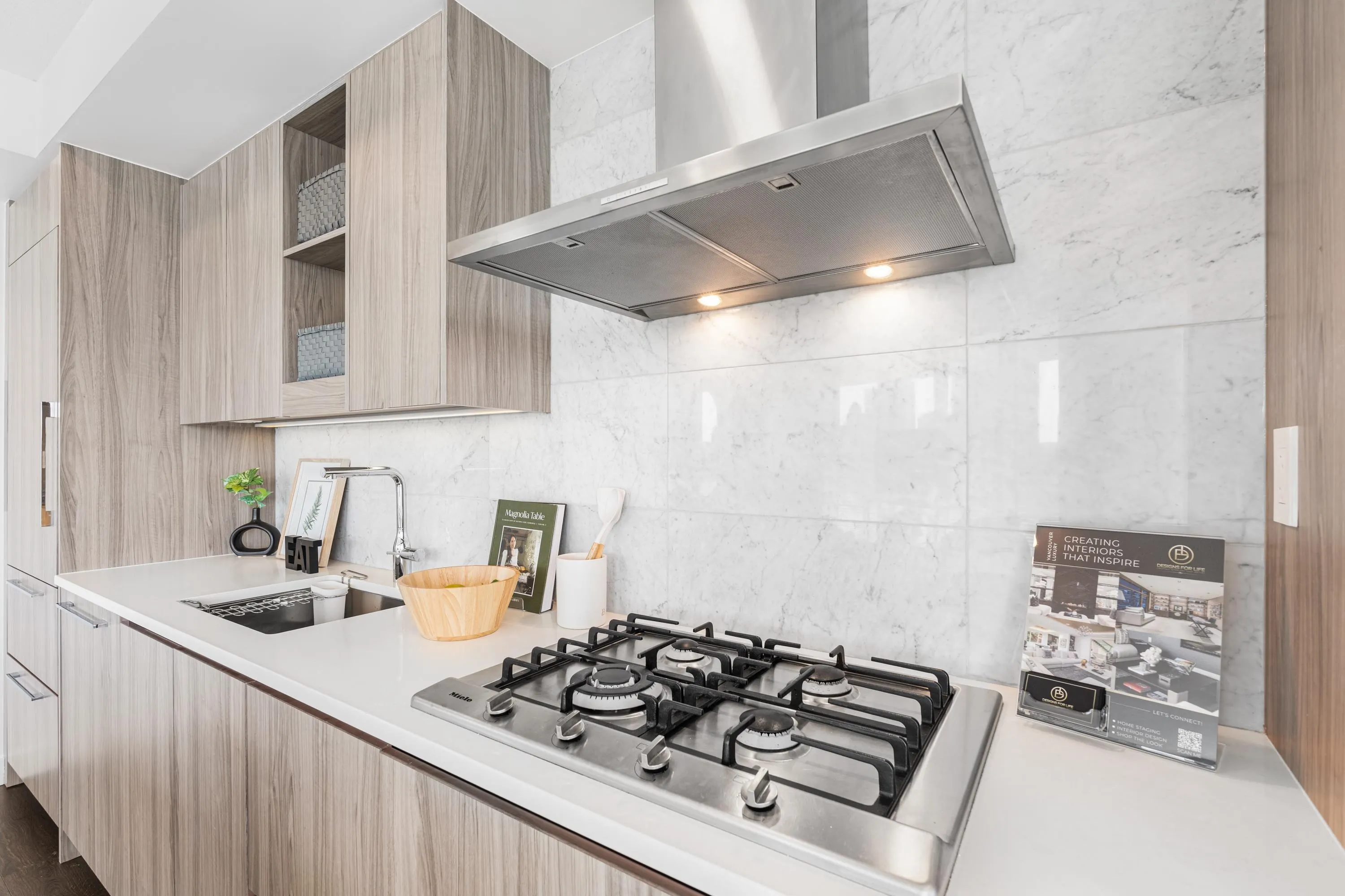 1585 87 Nelson Street