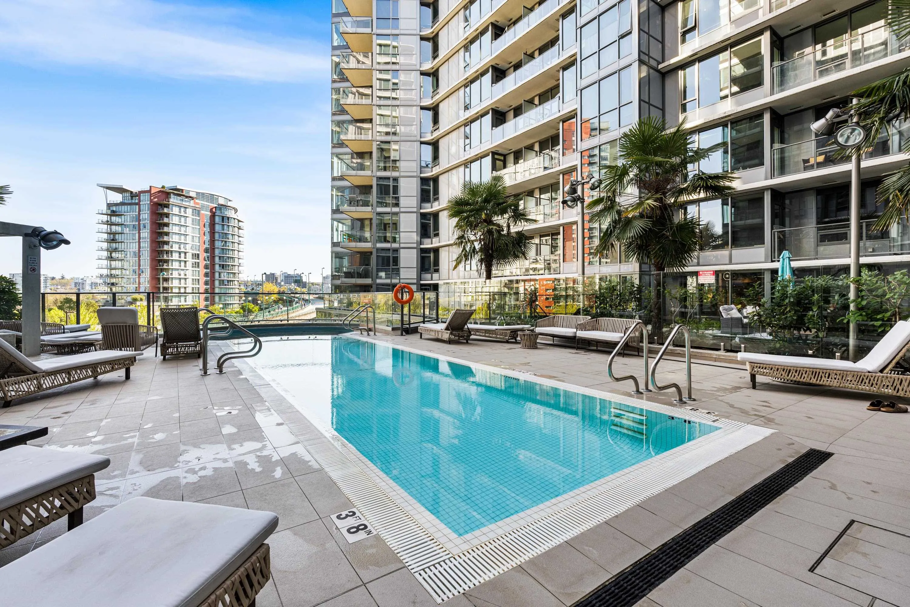 1585 87 Nelson Street