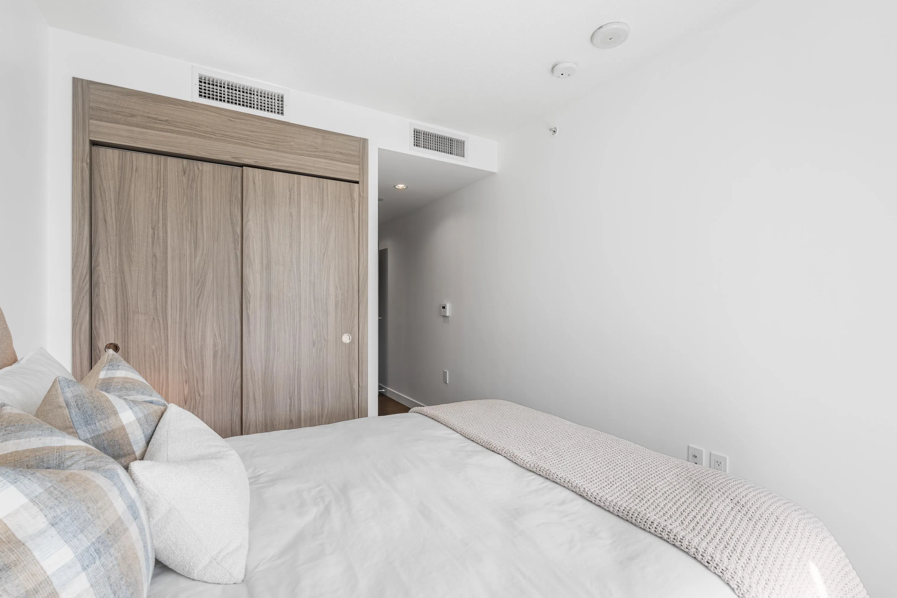 1585 87 Nelson Street