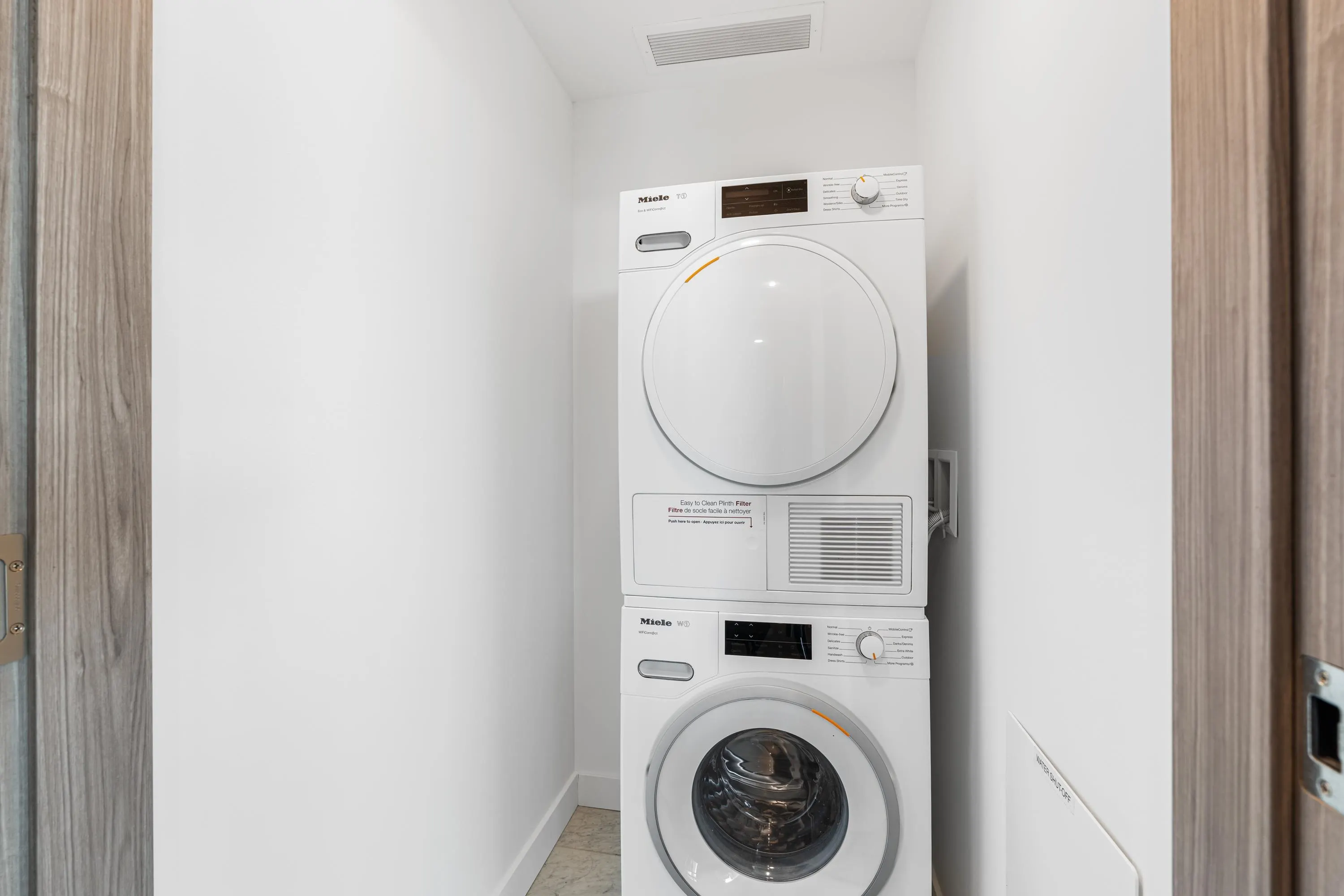 1585 87 Nelson Street