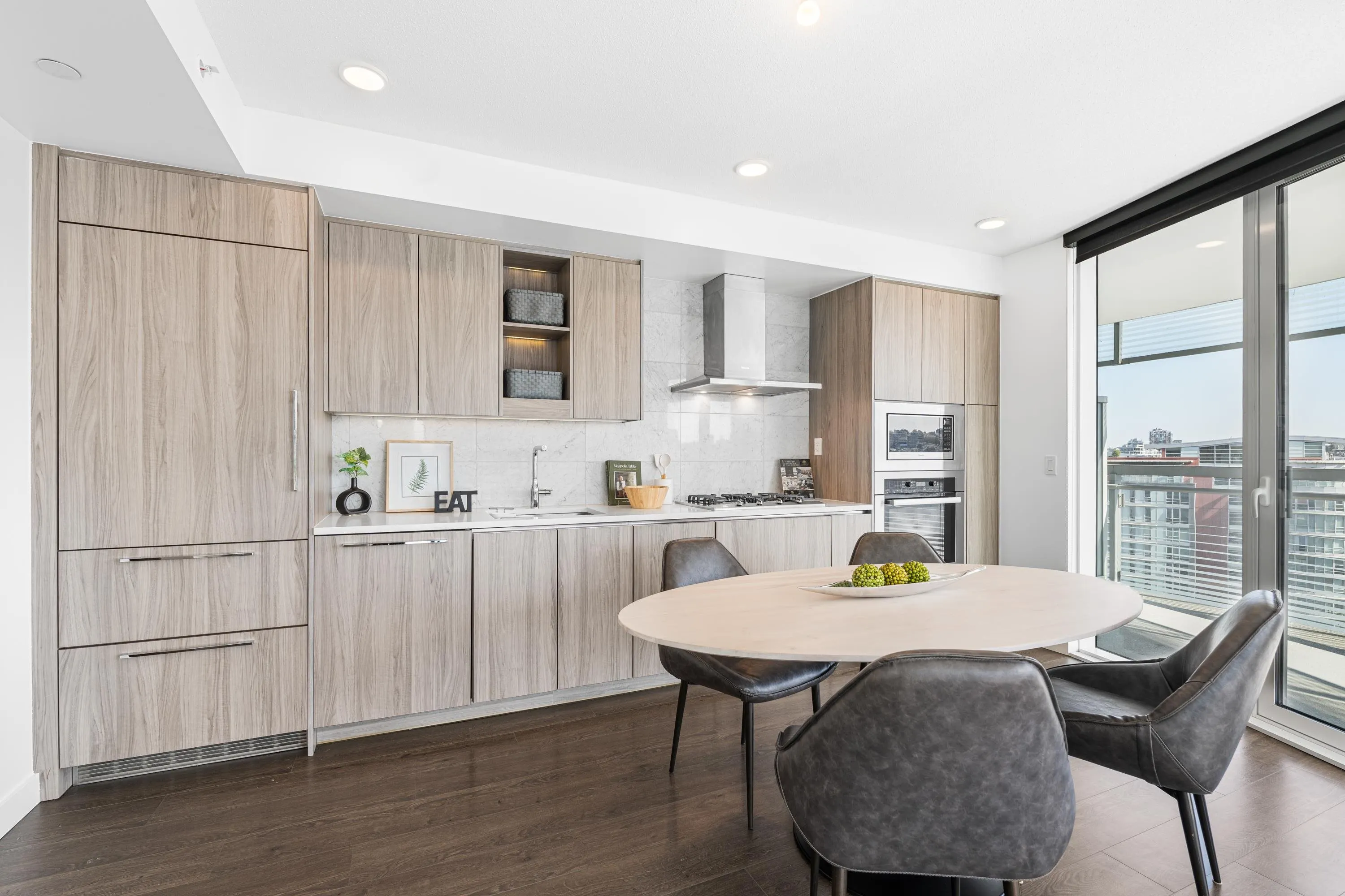 1585 87 Nelson Street