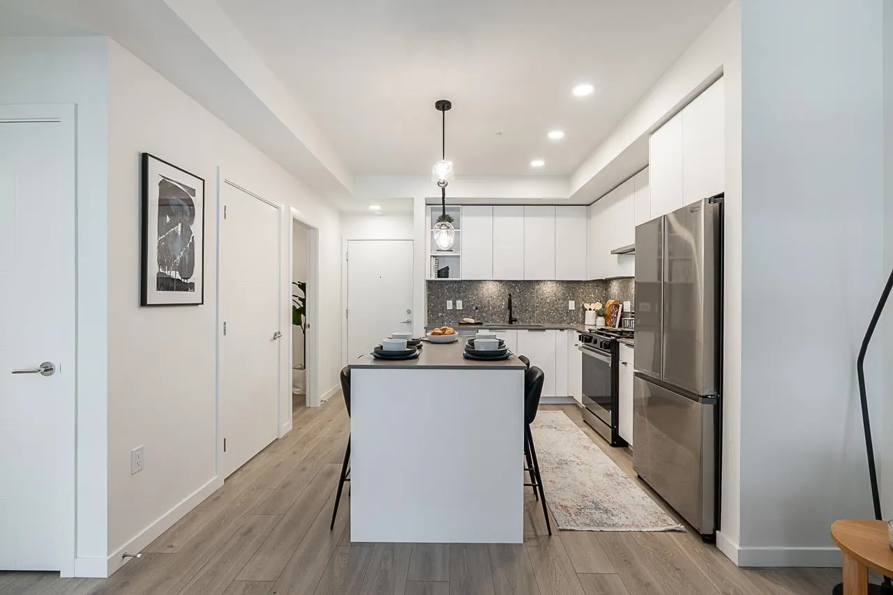610 7936 206 Street