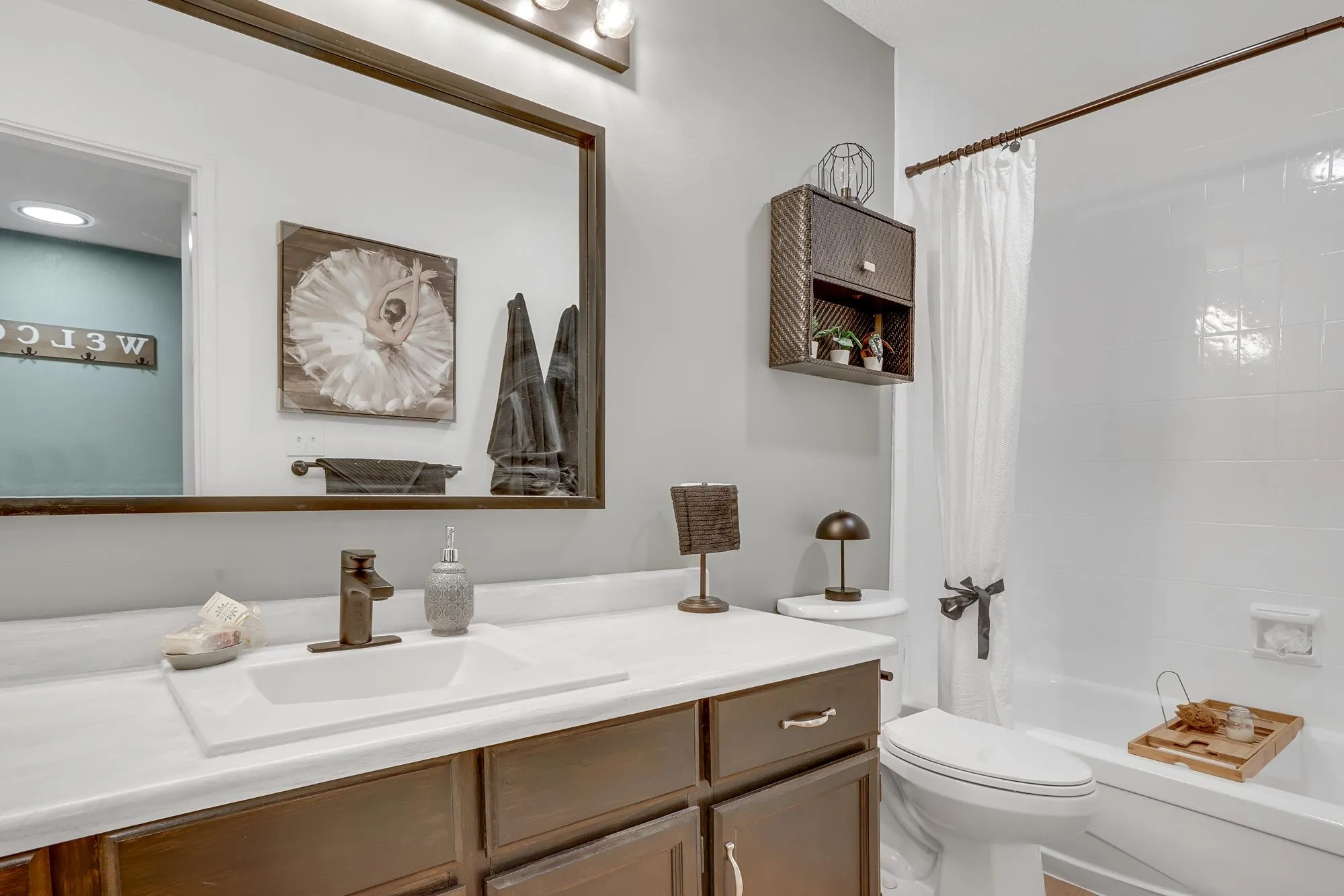 310 33490 Cottage Lane