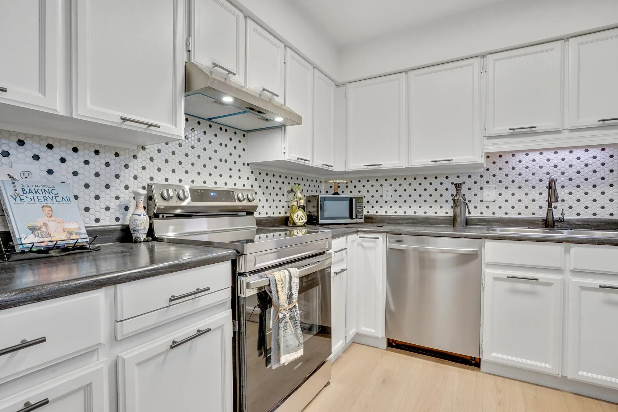 310 33490 Cottage Lane