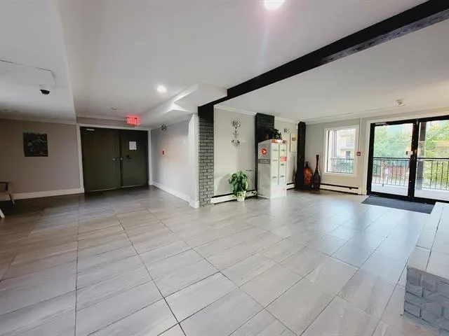 308 45749 Spadina Avenue