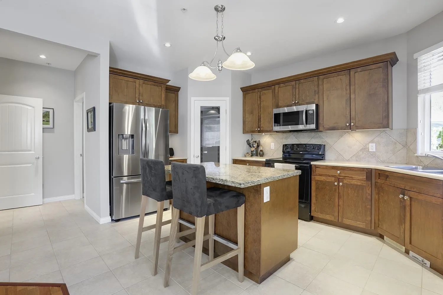 13895 Docksteader Loop