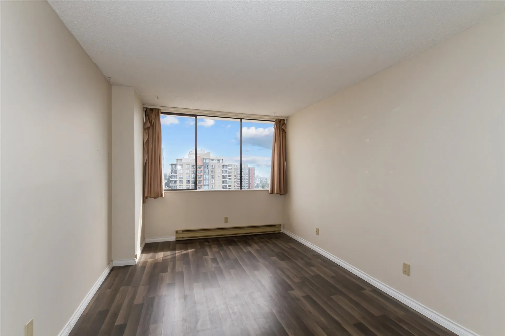 1401 7235 Salisbury Avenue